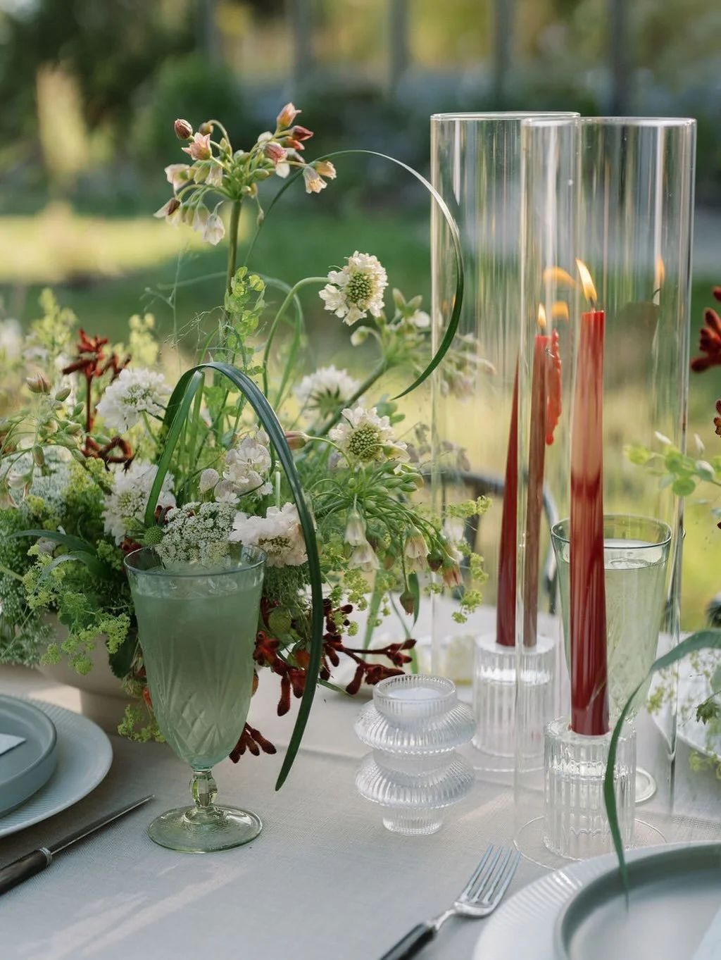 Sakshi invited her family and closest friends, who flew in from all over the country to celebrate her. Seeing everyone gathered around one long table, laughing, sharing stories, and toasting to her was such a beautiful reminder of how deeply loved sh