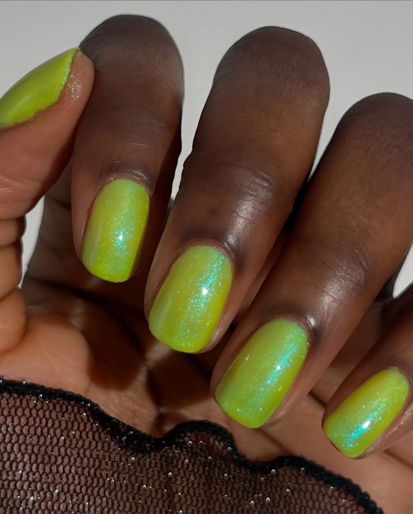 RAVE VOLTAGE
GLOW-IN-THE-DARK
Neon yellow with a blue aurora shimmer and dainty iridescent glitter, that glows yellow
Shown with:
Temporary Canvas peel off base coat
Rave Voltage 3 coats
Quick Dry Top Coat
Swatched by @isionails
Paid PR
#fauvecos