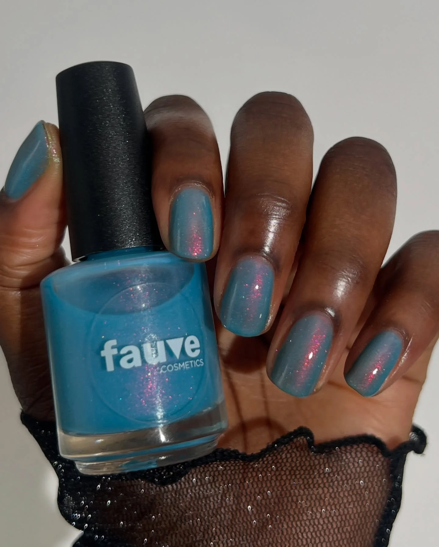 REVERB
GLOW-IN-THE-DARK
Neon teal blue with a red aurora shimmer & dainty holo that glows aqua
Swatched by @isionails
Paid PR
#fauvecosmetics #nailpolish #indienailpolish #glowinthedark #glowinthedarknails #nailpolishaddict #nailsnailsnails #n