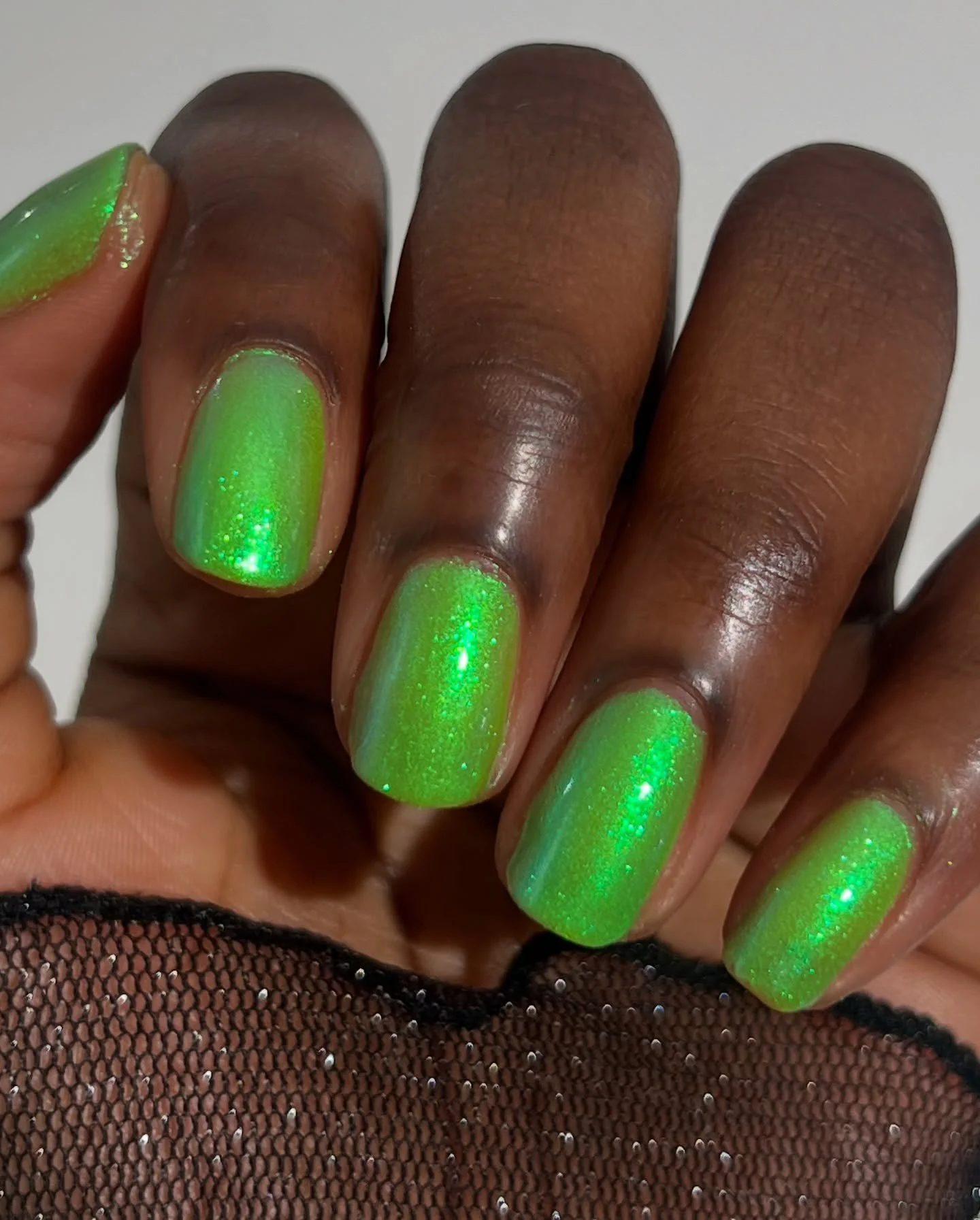 ABSINTHE MINDED (glow-in-the-dark)
The Van Gogh Collection
Acidic lime/chartreuse with a green/indigo/violet aurora shimmer that glows chartreuse
Available now for pre-order
Swatched by @isionails
Paid PR
#fauvecosmetics #vangogh #vangoghinspire