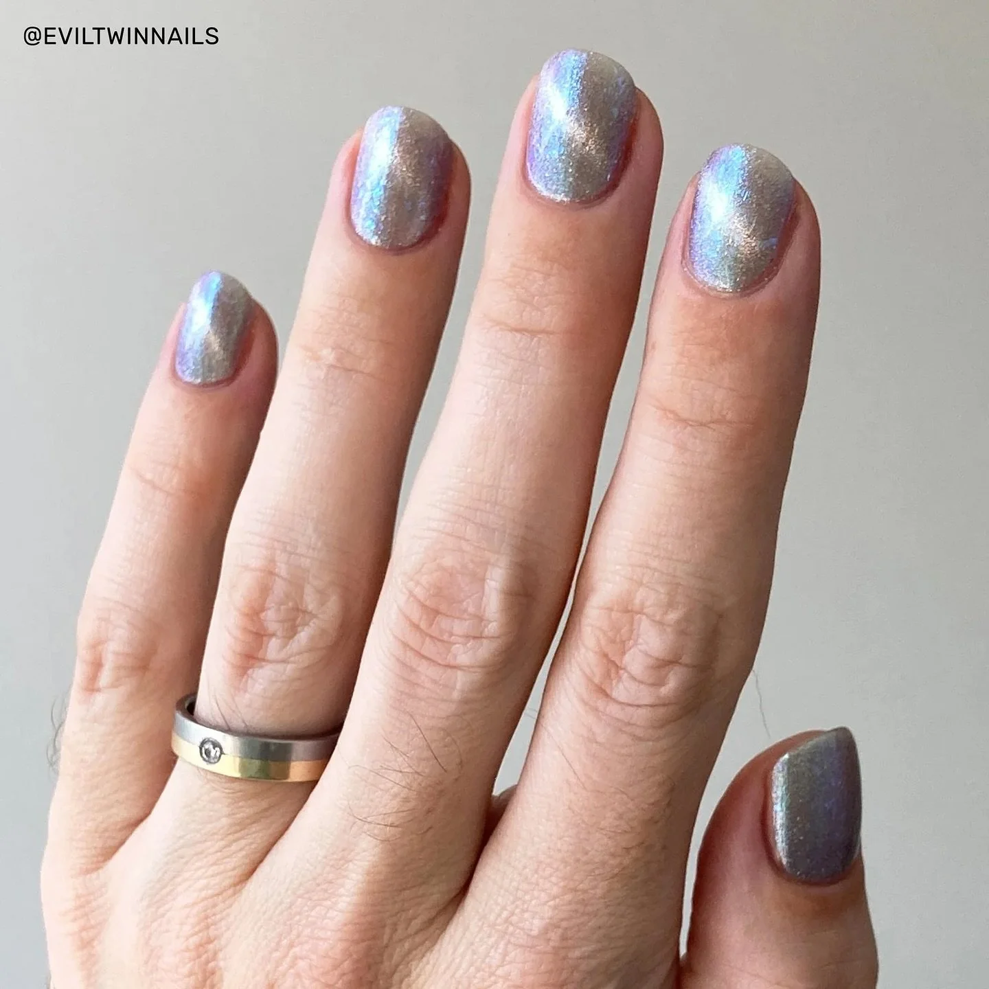 MOONLIT (magnetic)
Van Gogh Collection 2.0
A blend of silver and pastel aqua/violet magnetic, various color shifting iridescent flakies, & aqua/violet/indigo shimmer.
Available now for pre-order
Swatched by @eviltwinnails
Paid PR
#fauvecosme