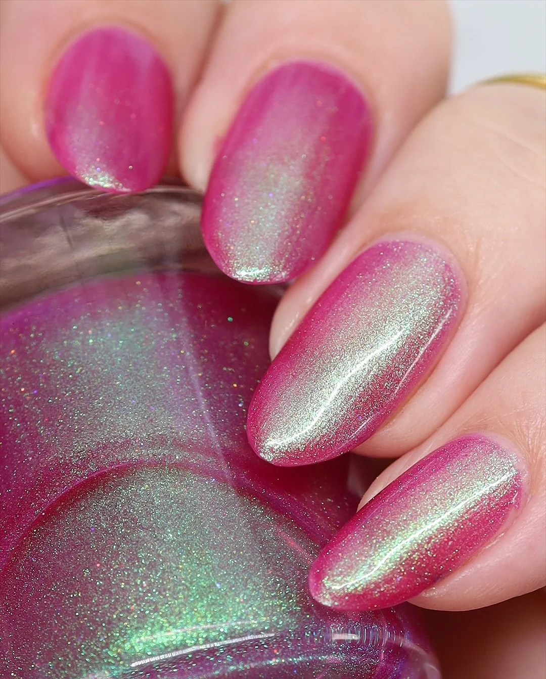 VIVA LA VIDA
Frida Kahlo collection
Available now for pre-order
Berry magenta jelly base with a green/blue aurora shimmer and dainty holo glitter.
Swatched by @lacqueredwallflower
paid PR
Inspired by “Viva La Vida, Watermelons”, 1954