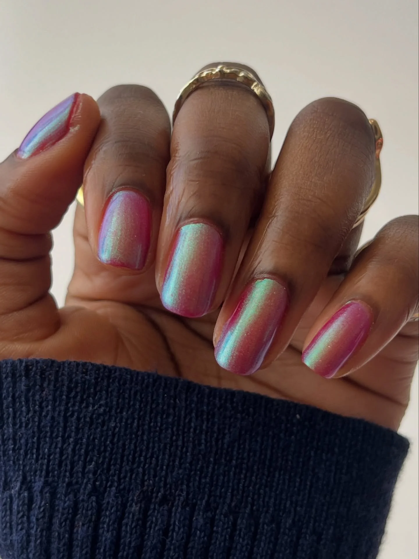 VIVA LA VIDA
Frida Kahlo collection
Available now for pre-order
Berry magenta jelly base with a green/blue aurora shimmer and dainty holo glitter.
Swatched by @isionails
paid PR
Inspired by “Viva La Vida, Watermelons”, 1954
#fauveco