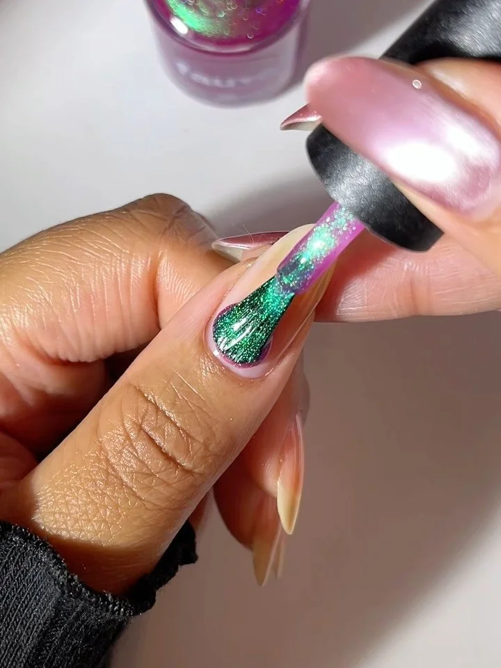 VIVA LA VIDA
Frida Kahlo collection
Available now for pre-order
Berry magenta jelly base with a green/blue aurora shimmer and dainty holo glitter.
Swatched by @indbtly_kendra
paid PR
Inspired by “Viva La Vida, Watermelons”, 1954
#fa