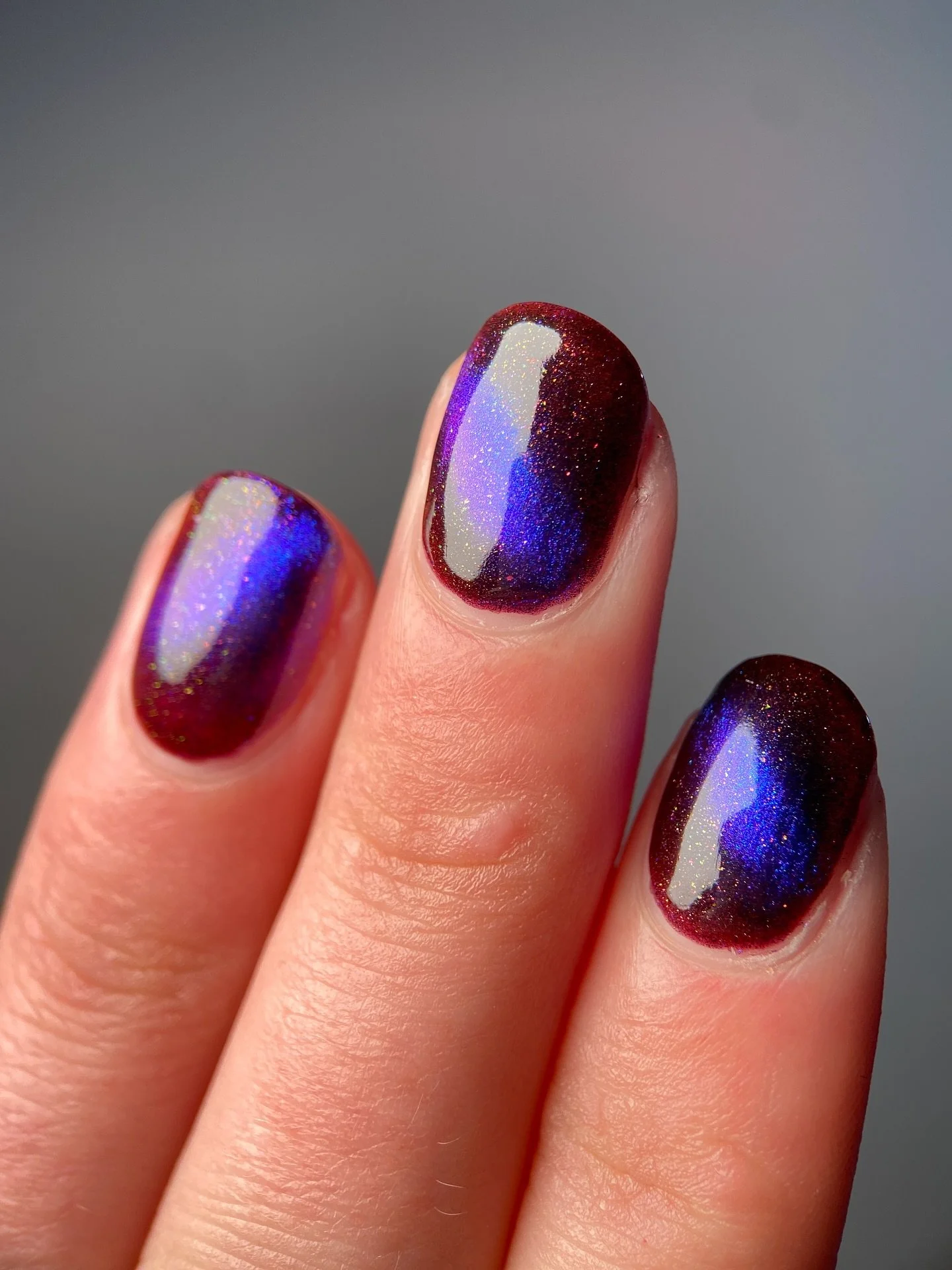 ARTERIAL (magnetic)
Frida Kahlo collection
Available now for pre-order
Blackened berry base with a blue/violet multichrome magnetic and orange/copper large particle shimmer.
Swatched by @katie_scheid_art
paid PR
Inspired by “The Two Fridas