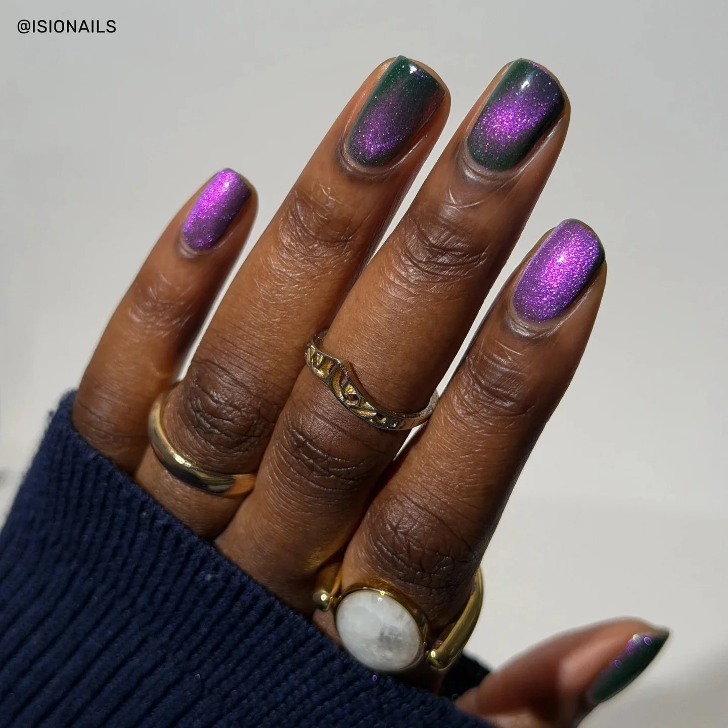 VERDANT VISION (thermal + magnetic)
Dark green (cold) to green (hot) thermal with a purple/pink/orange magnetic, and dainty silver holo.

Part of The Maker&rsquo;s Series

Available now for pre-order

Swatched by @isionails 
Paid PR

#fauvecosmetics 