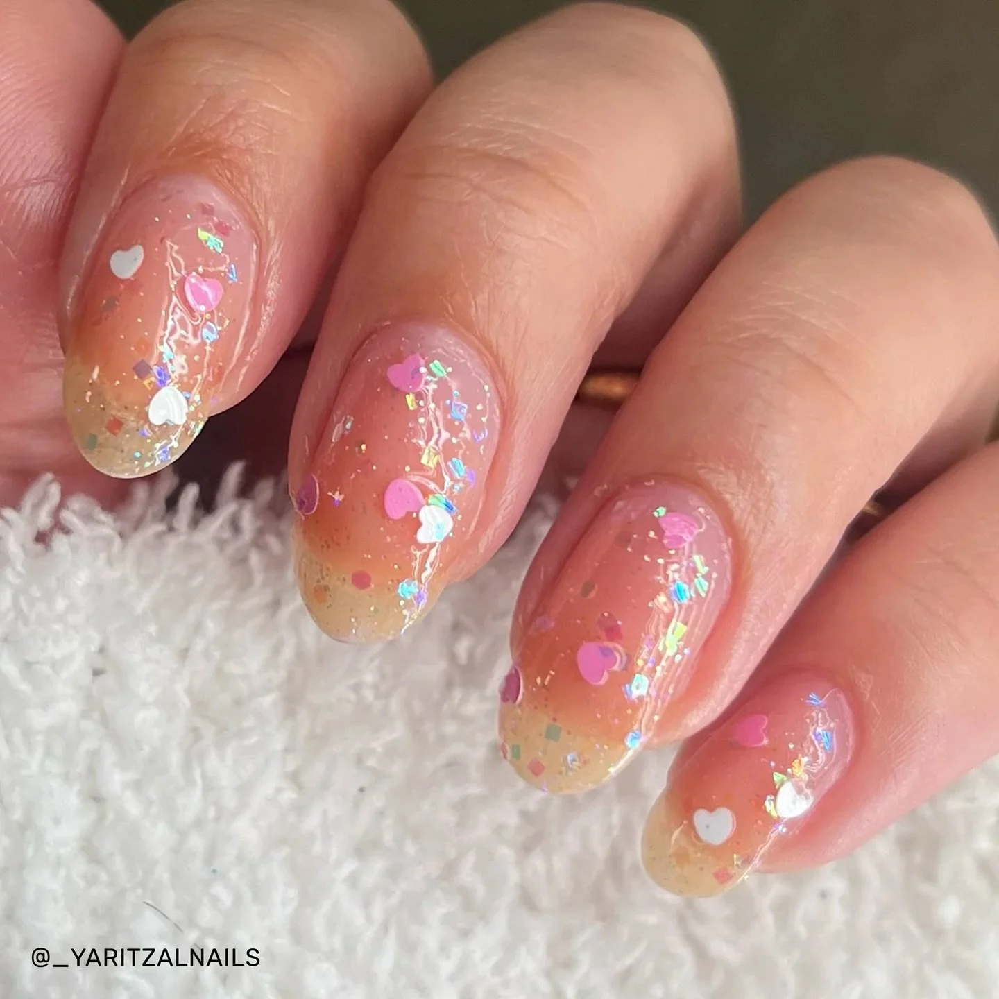 CANDY HEARTS (topper)
Part of the Love &amp; Disdain collection 

A clear base with pink and white mini hearts with various iridescent glitters.

Available for pre-order 1/7 8 PM ET

Swatched by @_yaritzalnails 
Paid PR

Inspired by: Hearts Pink, And