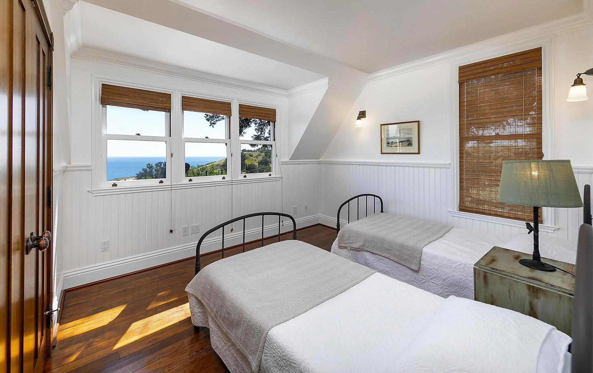 Beach cottage Summerland bedroom 2