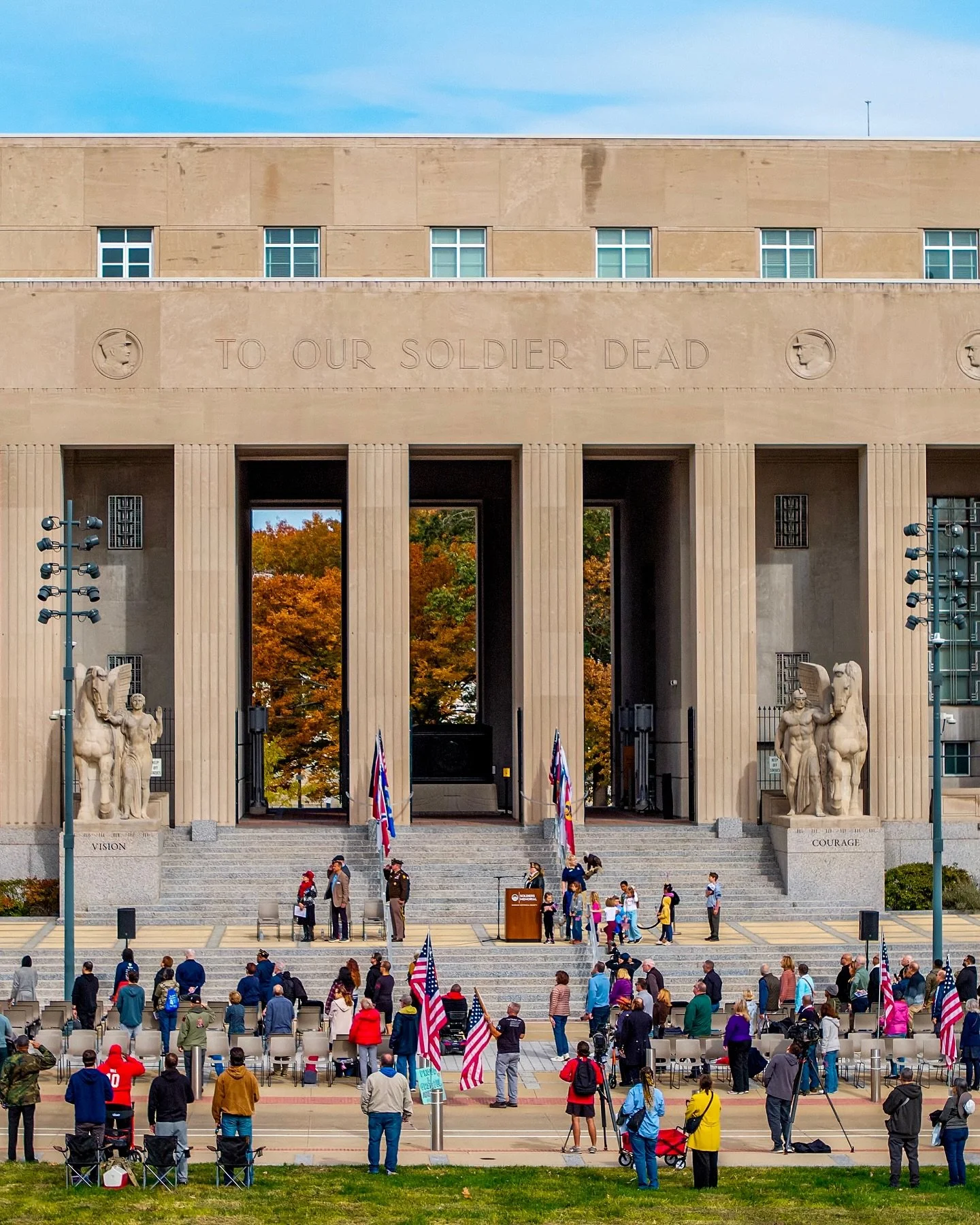 Yesterday morning&rsquo;s Veteran&rsquo;s Day parade and ceremony in downtown St. Louis!! 🫡 🇺🇸 #stl
