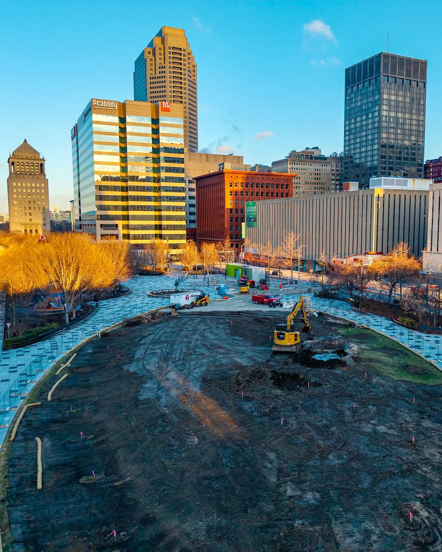 Construction is underway in Kiener Plaza consisting of a new lighting stystem, more trees, and a better drainage system! 🚧🌳👷 #stl #stlouis #drone