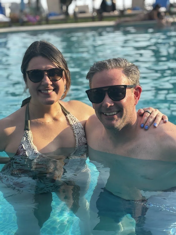 CR- Amanda & Marc arrive.JPG