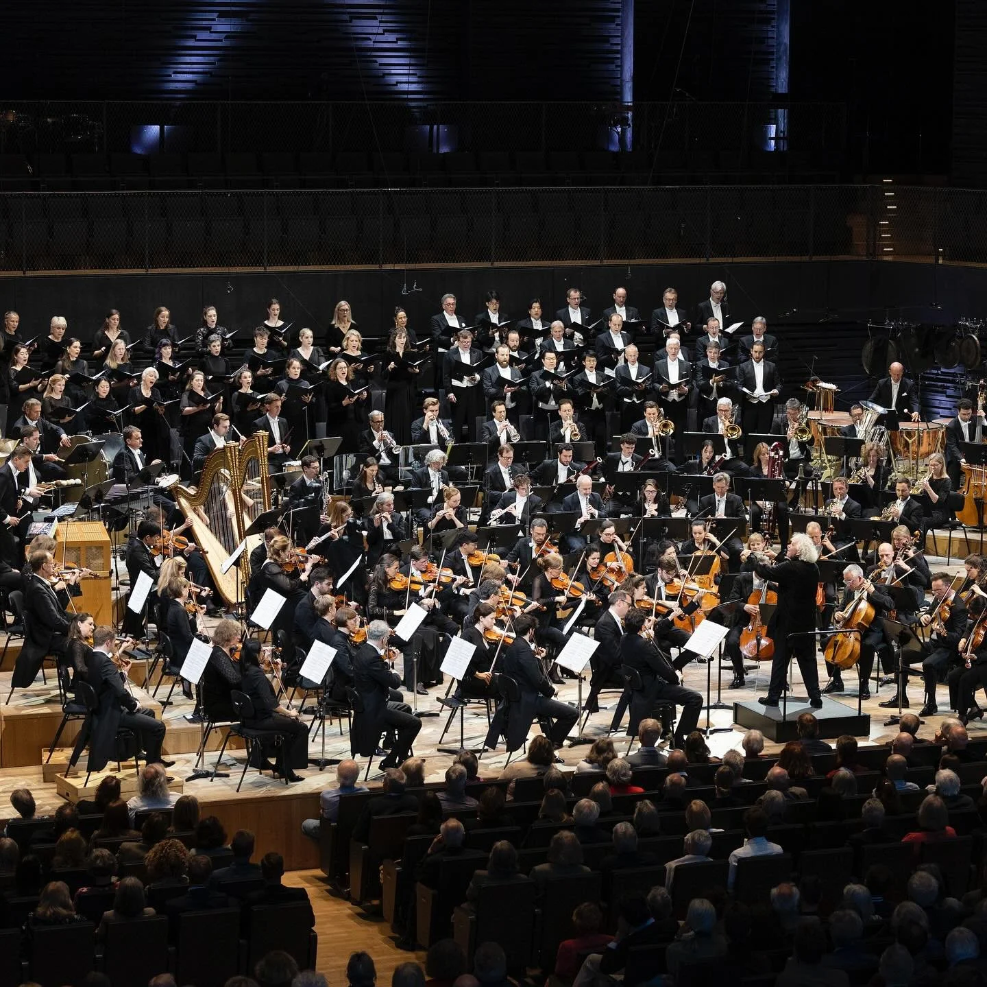 Bayerischer Rundfunk Symphonieorchester (BRSO), Sir Simon Rattle (conductor) -Isarphilharmonie, Munich