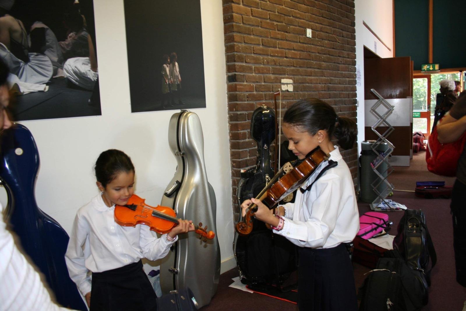 Bryanston School, Cristina & Patricia - UK 2008