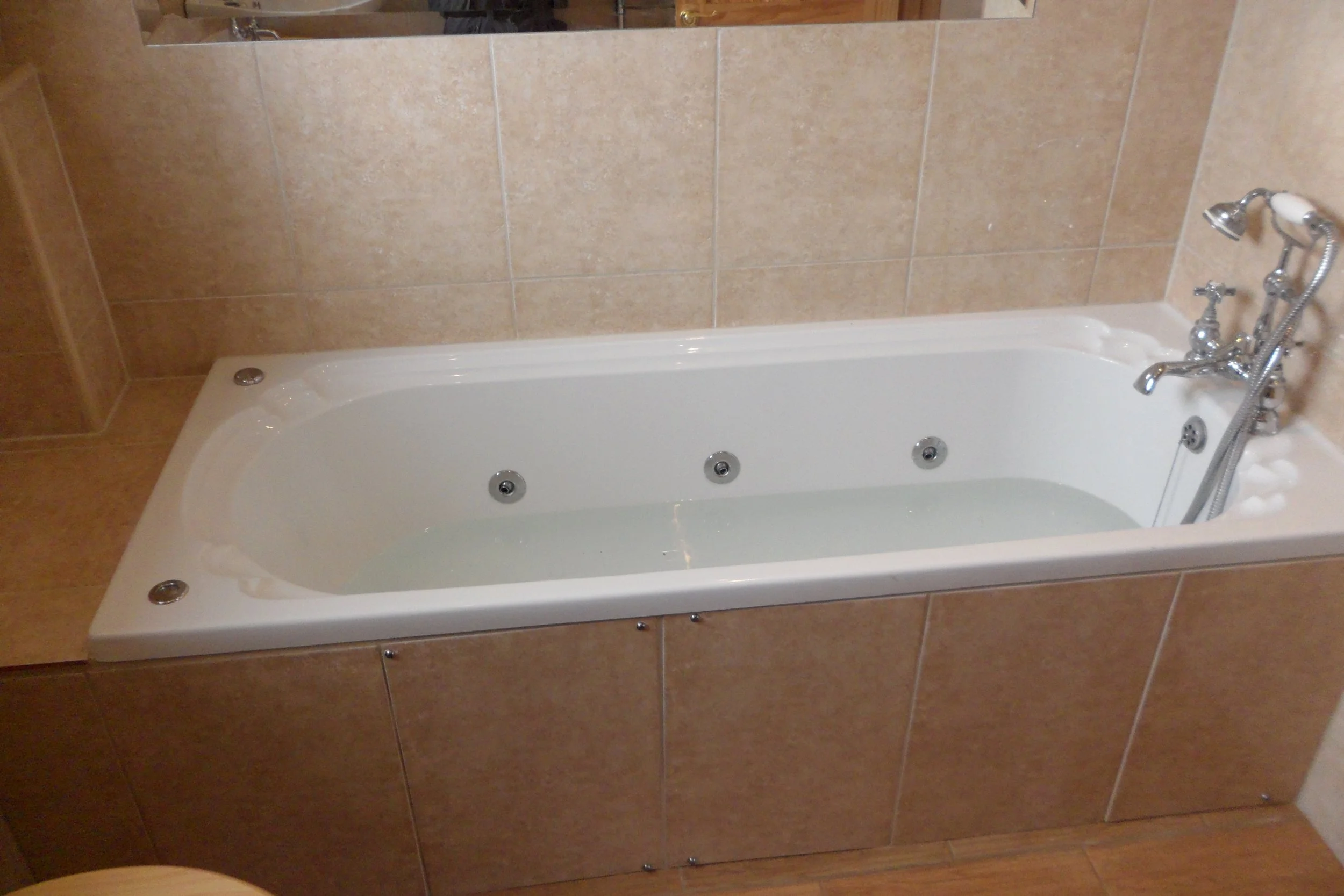 Traditional Bathroom Refurbishment Melksham 04.JPG