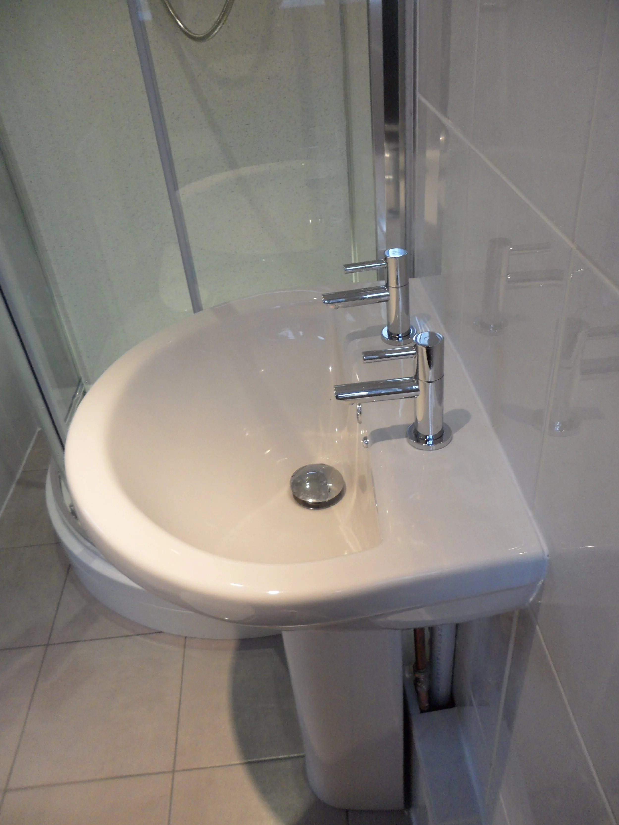 Ensuite Refurbishment Chippenham 03.JPG