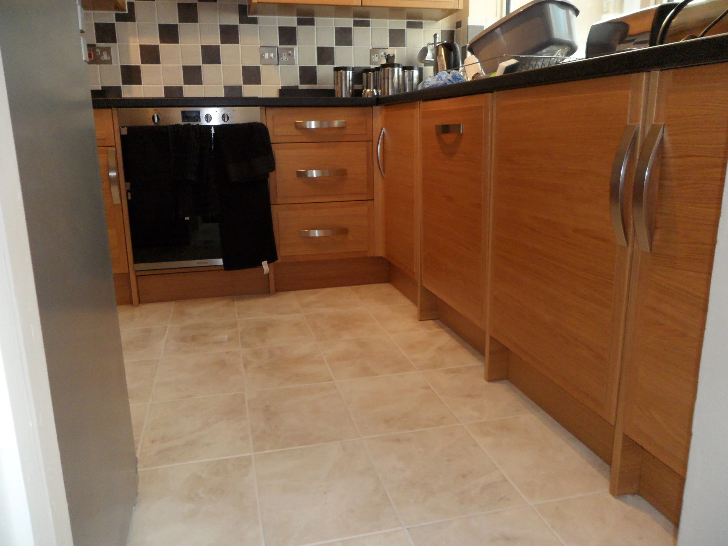 Kitchen Tiling Devizes 04.JPG