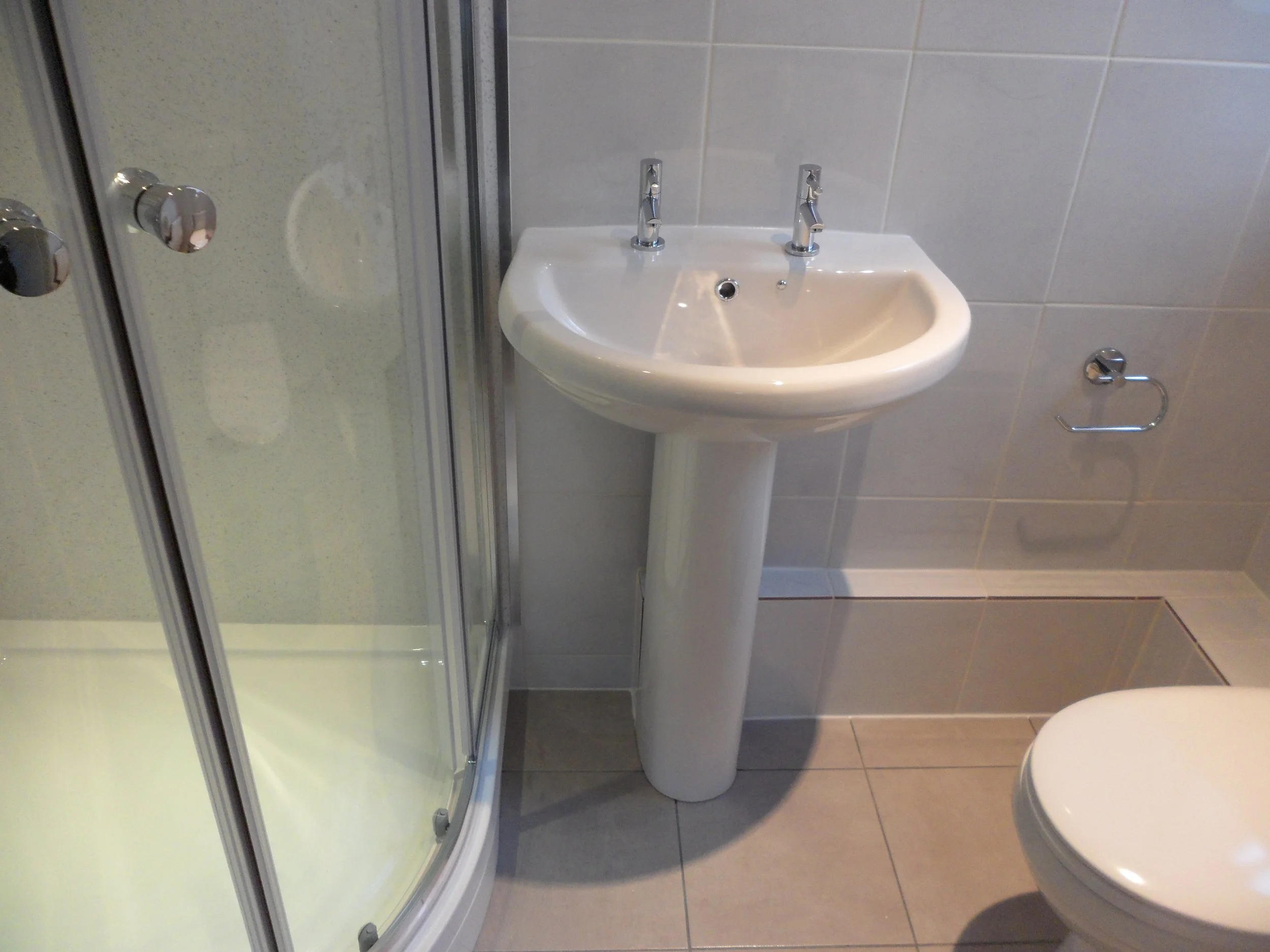 Ensuite Refurbishment Chippenham 01.JPG