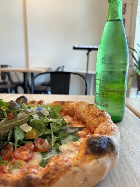 Aglio Margherita with a fresh stack and Topo Chico