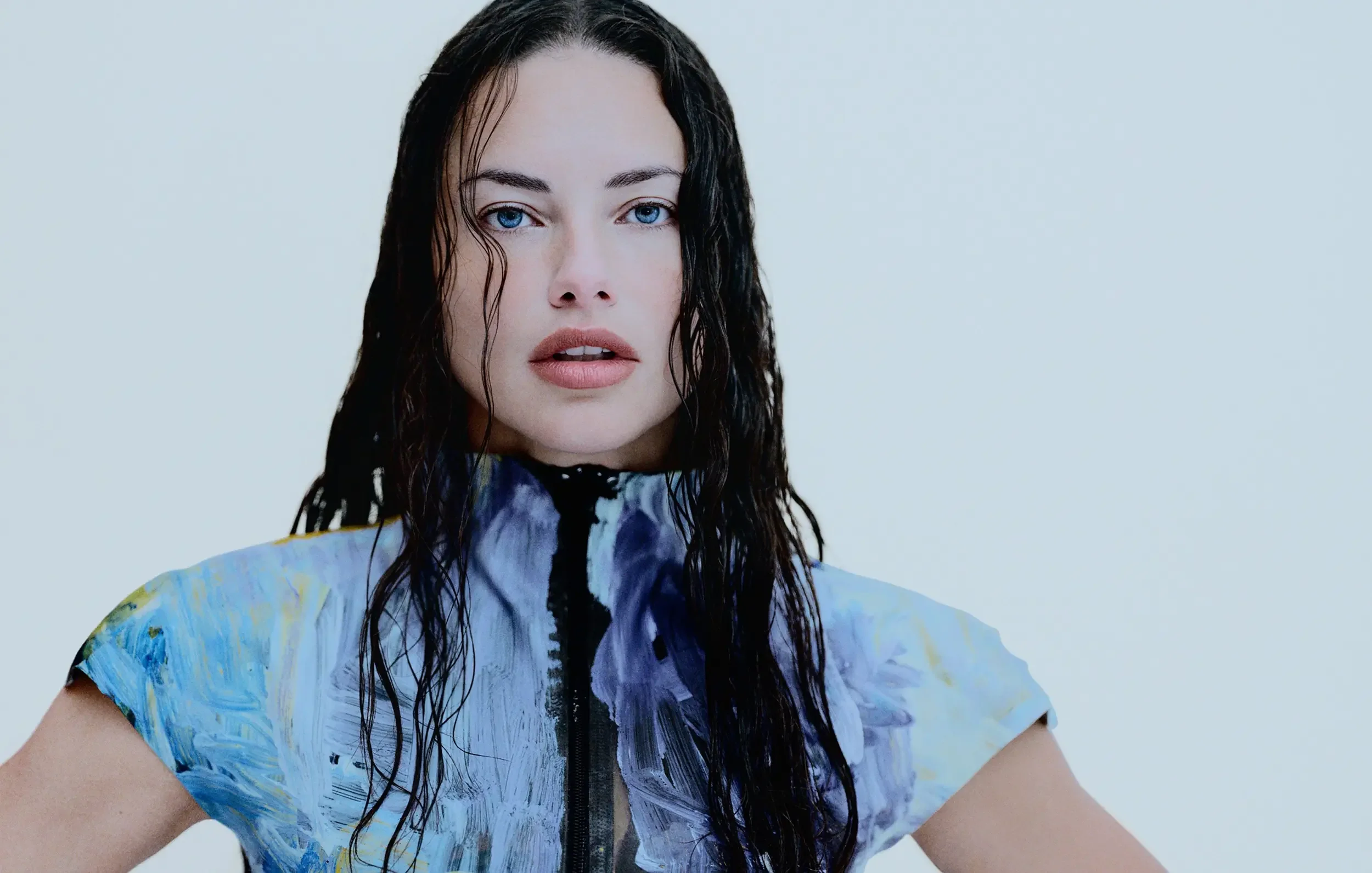 Adriana-Lima_Vogue-Adira-020-Dup7.jpg.webp