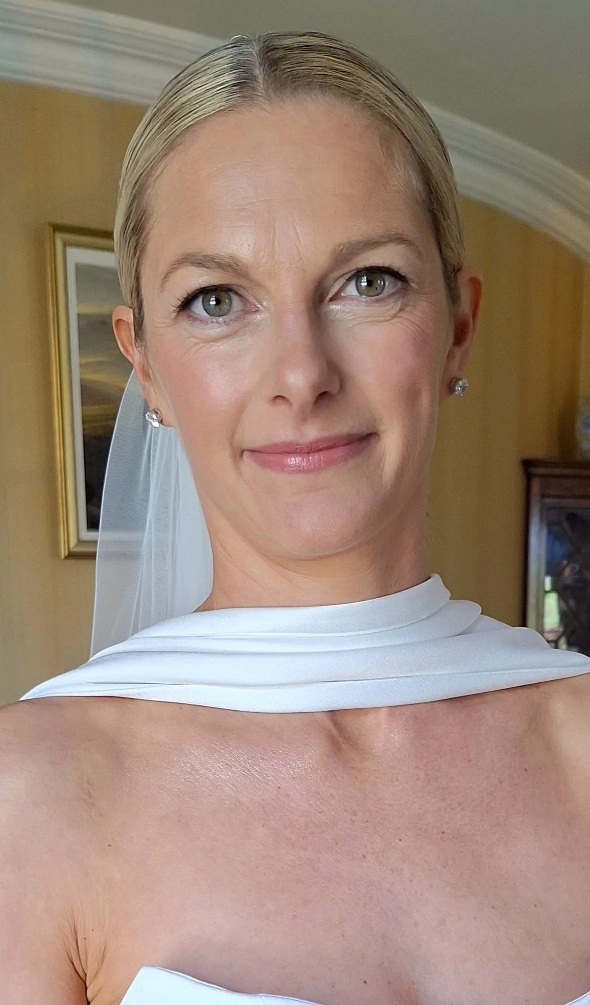 Elegant, timeless bridal. natural make up in Laois