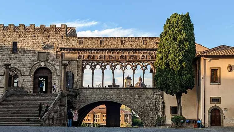viterbo-loggia.jpg