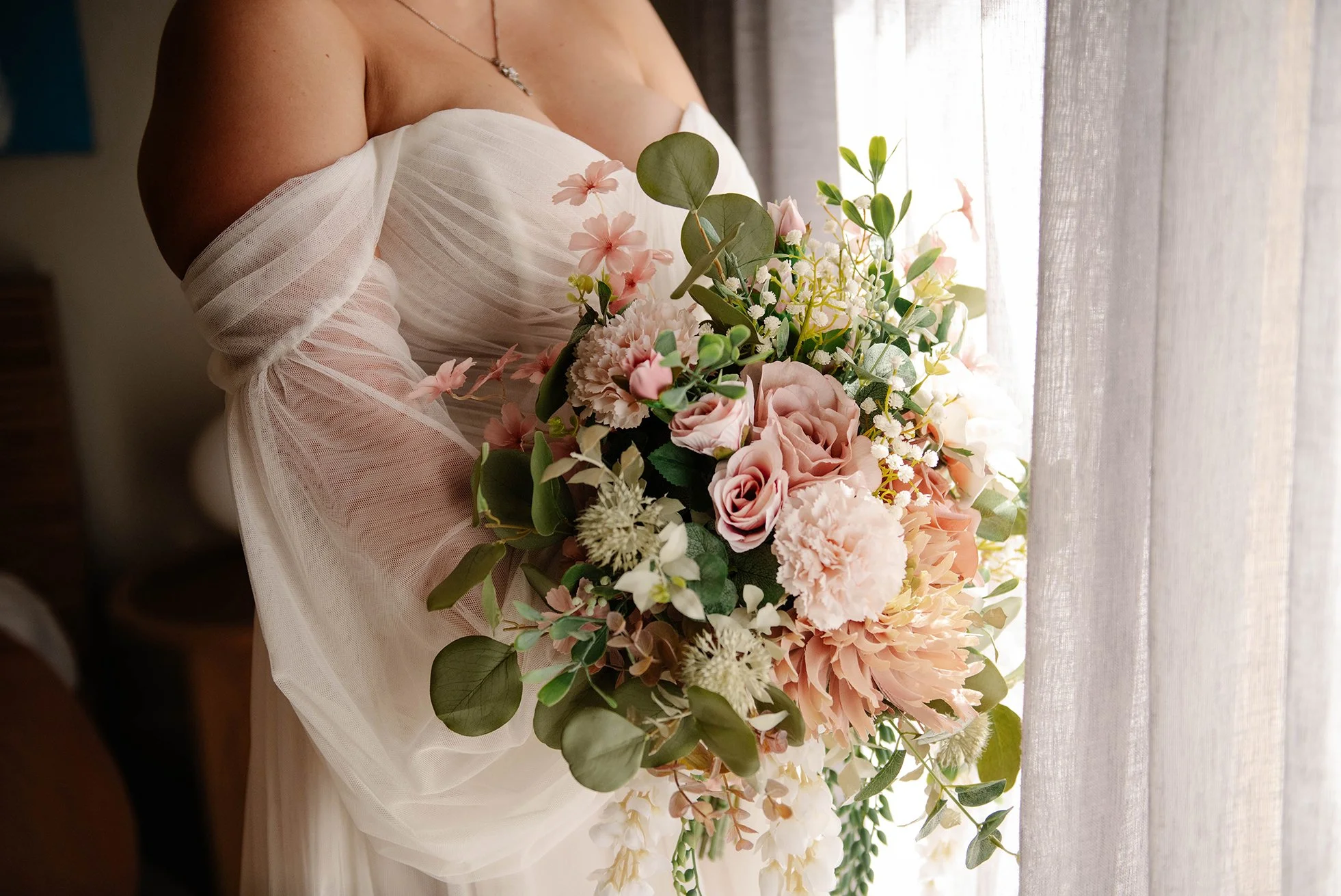 close-up-wedding-bouquet-window-bendigo.jpg