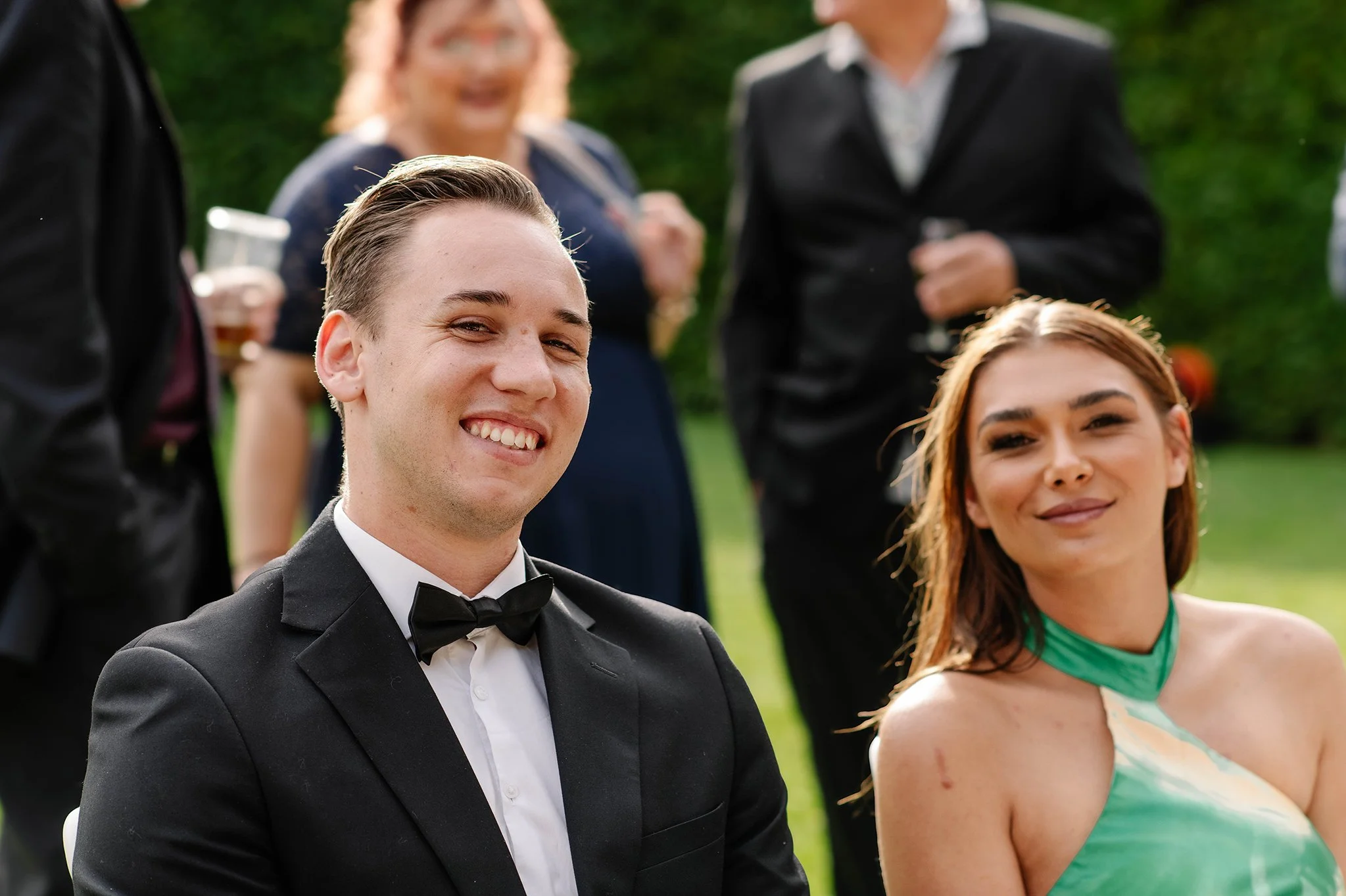 two-guests-smile-waiting-wedding-olinda.jpg