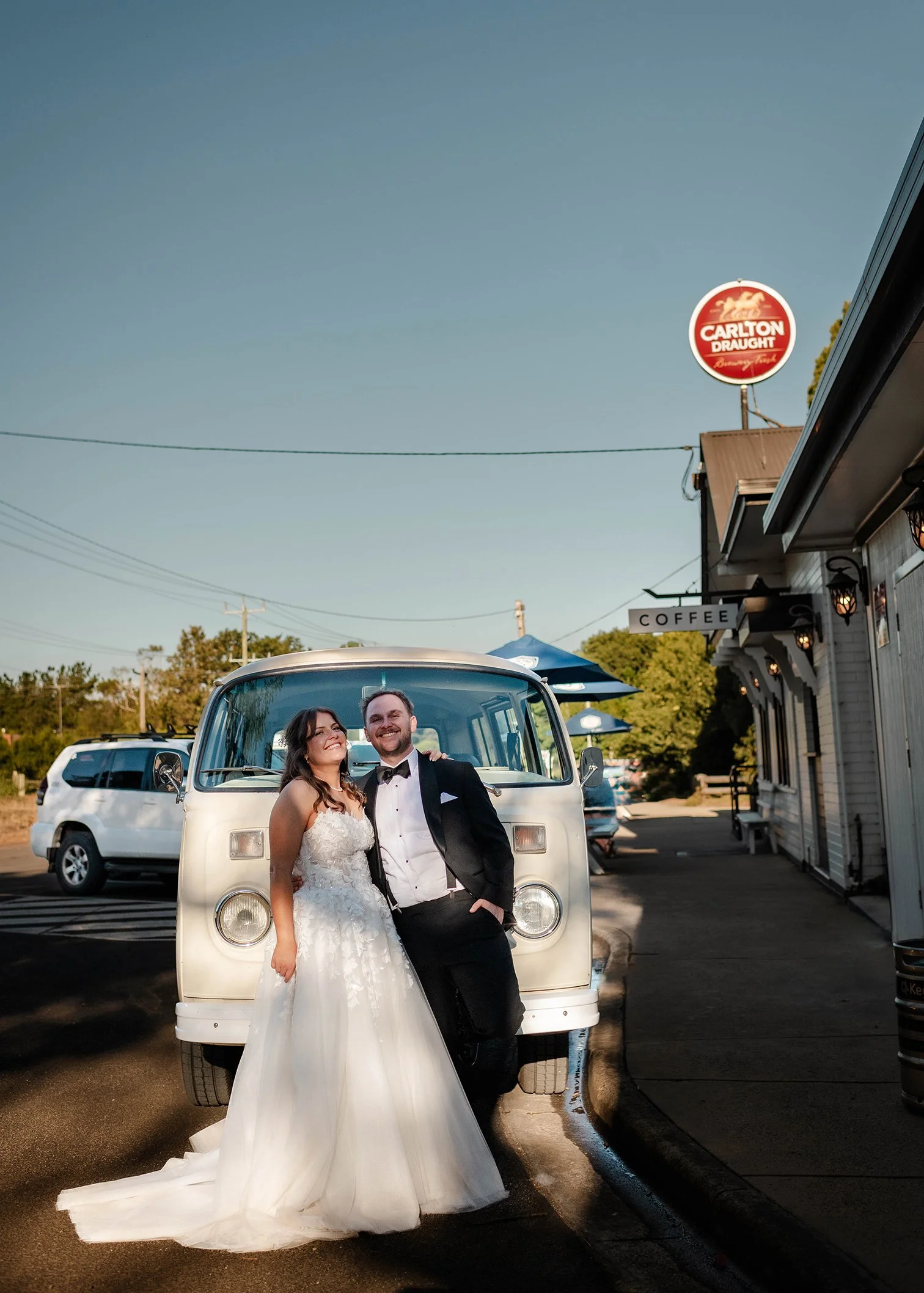 batesford-hotel-kombi-bride-groom-wedding.jpg