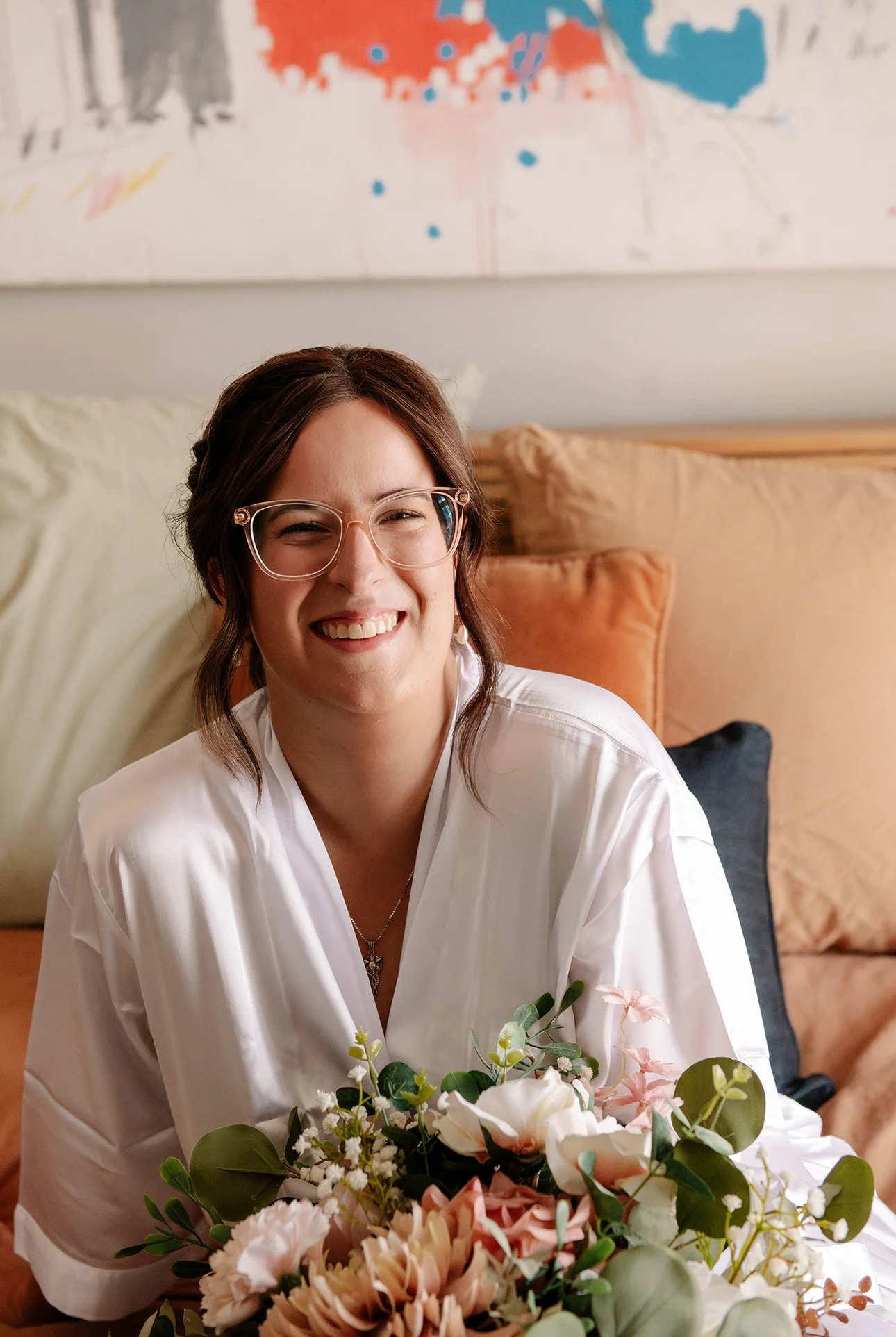 bride-pose-robe-bouquet-bendigo.jpg