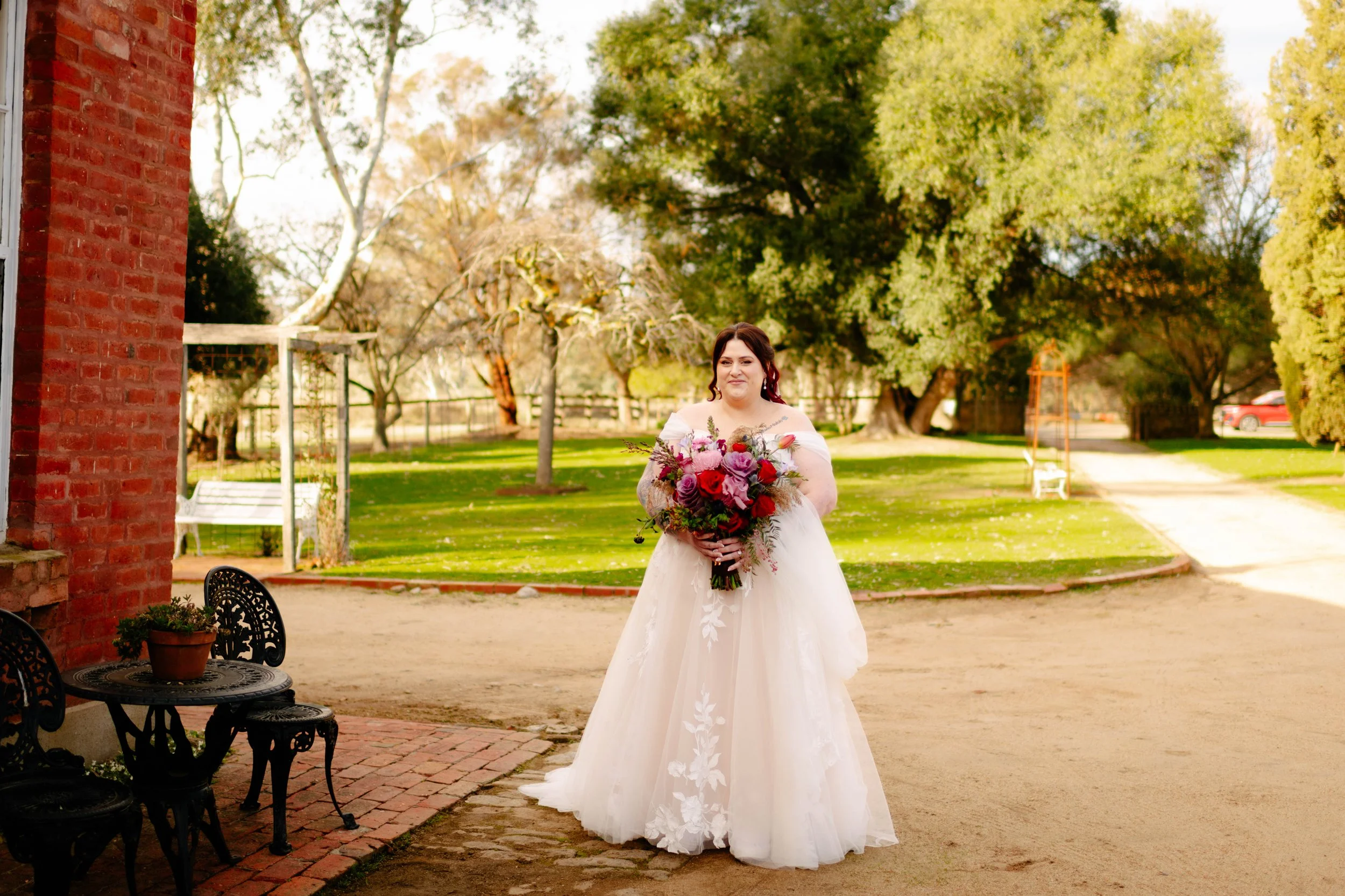 ravenswood-homestead-wedding-first-look-02.jpg