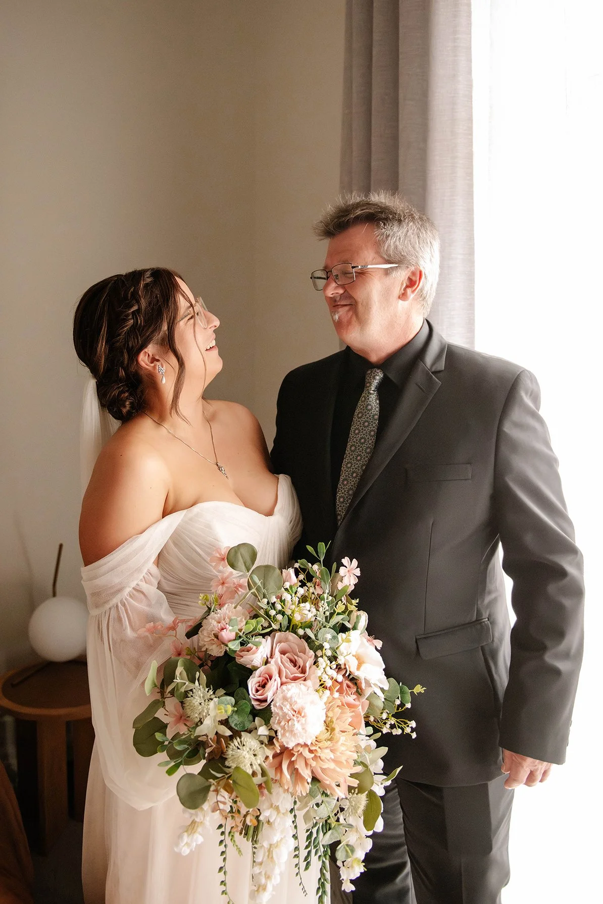 bride-dad-look-smile-bendigo.jpg