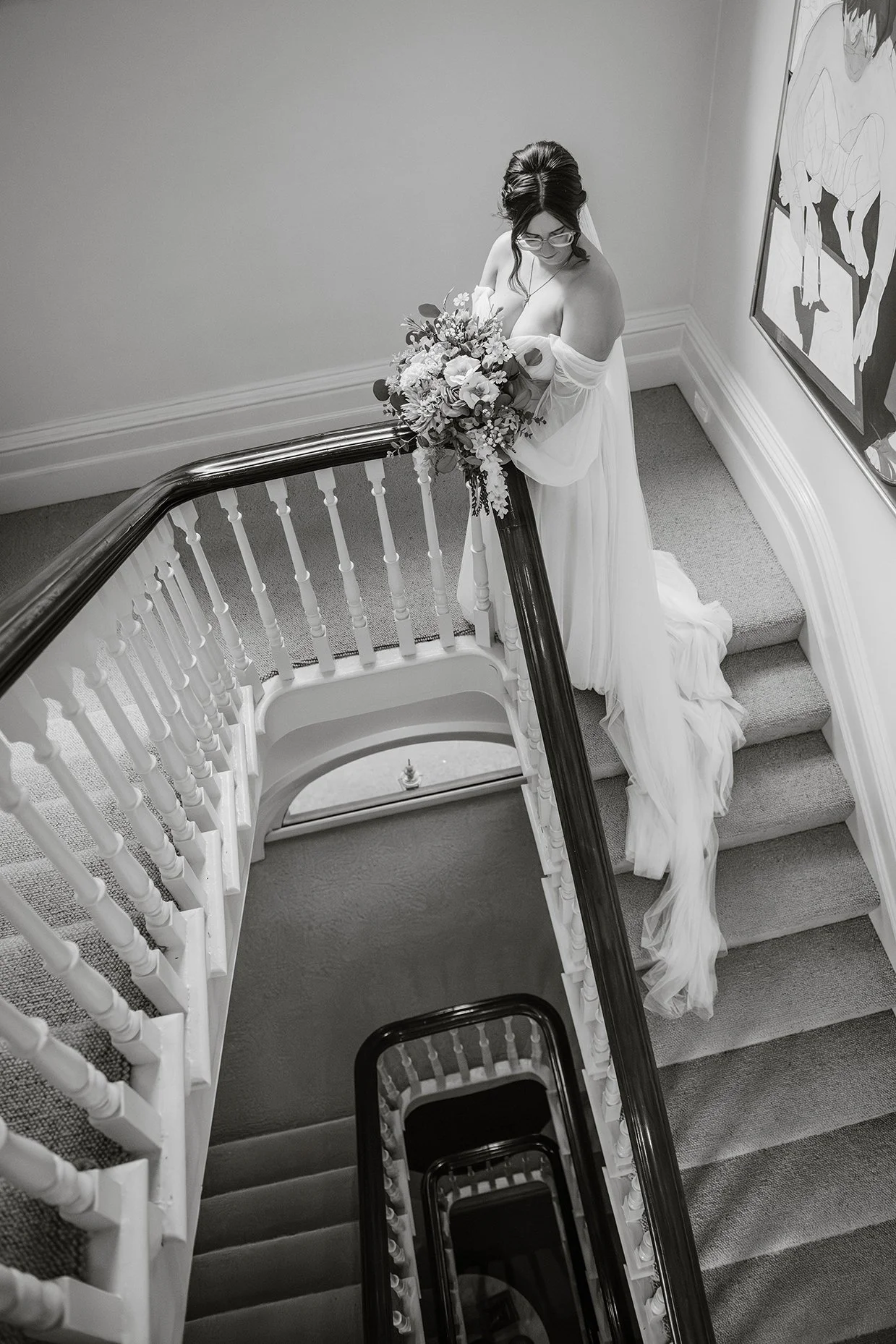 black-white-bride-hotel-stairs-bendigo.jpg