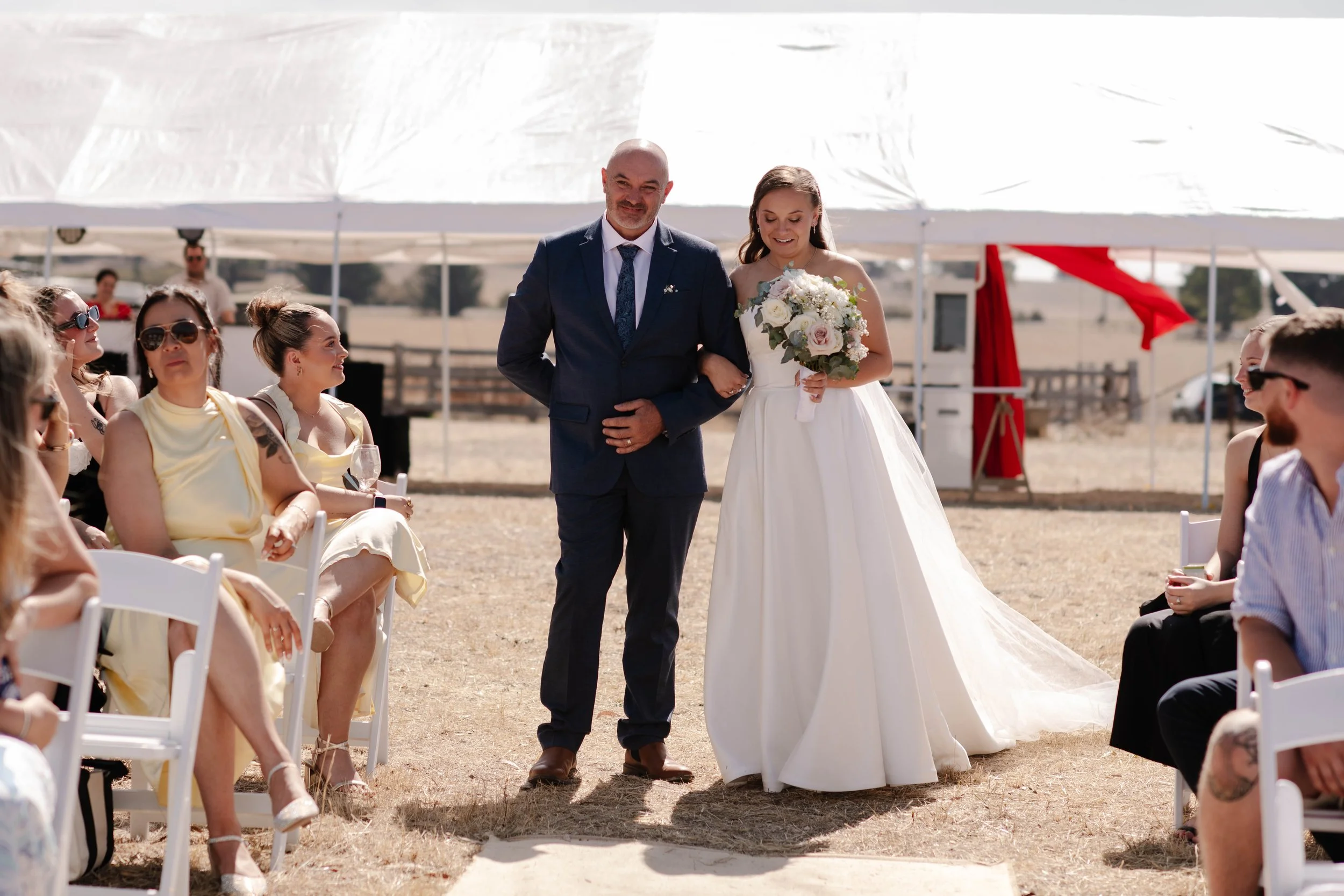 ballarat-bride-father-aisle.jpg