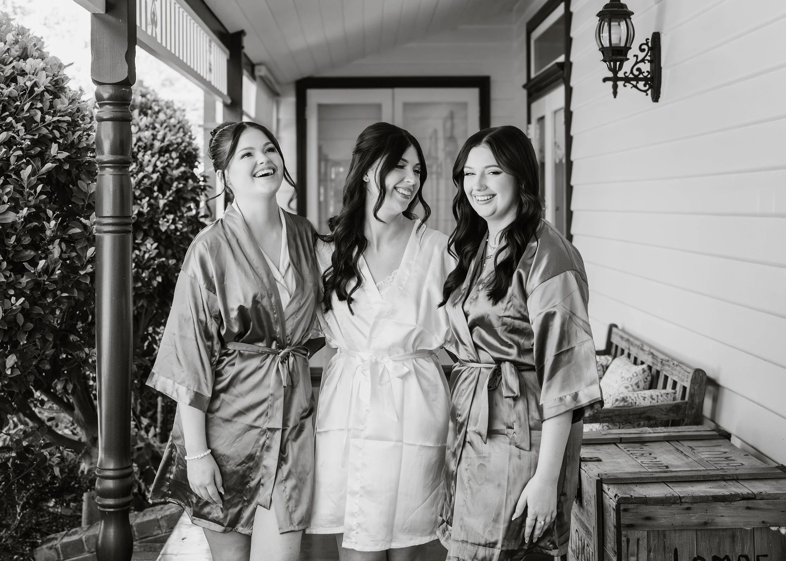 bridesmaids-smiling-robes-olinda.jpg