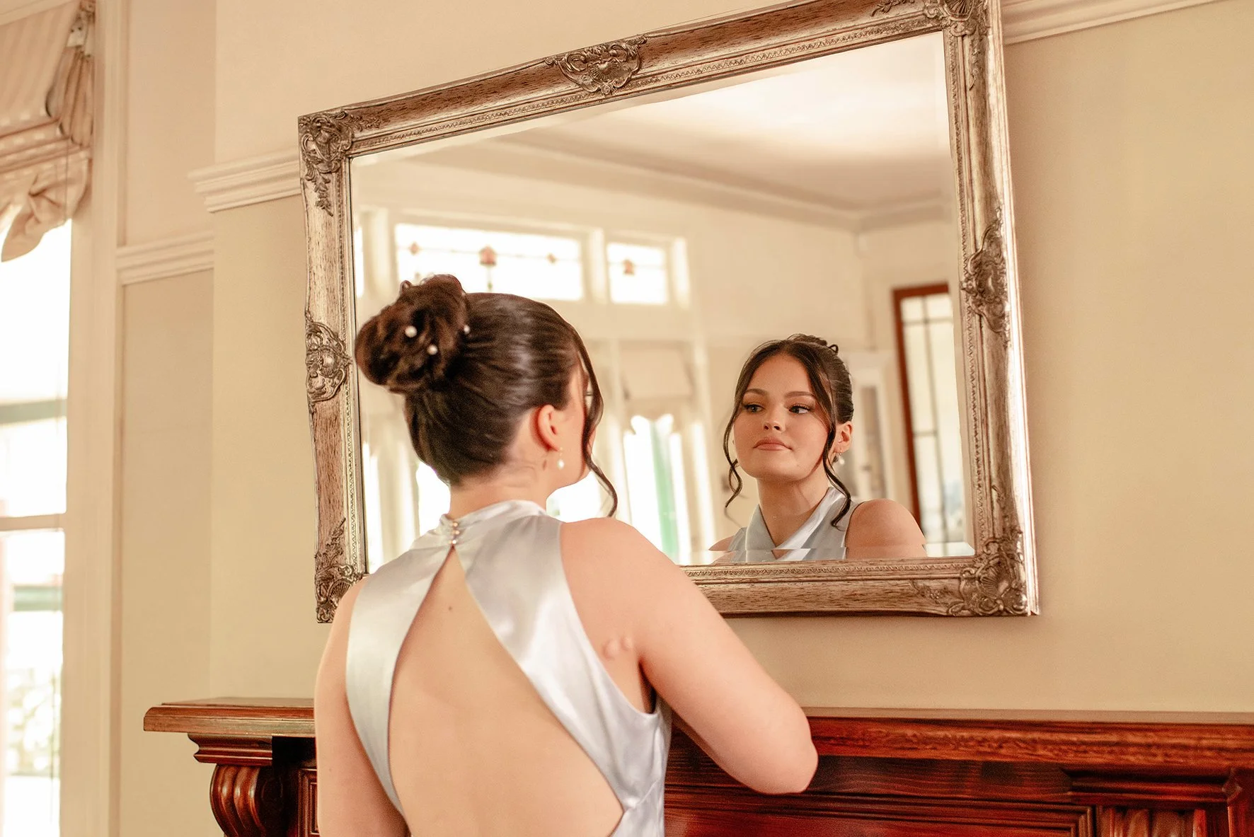 colour-bridesmaid-looks-mirror-olinda.jpg