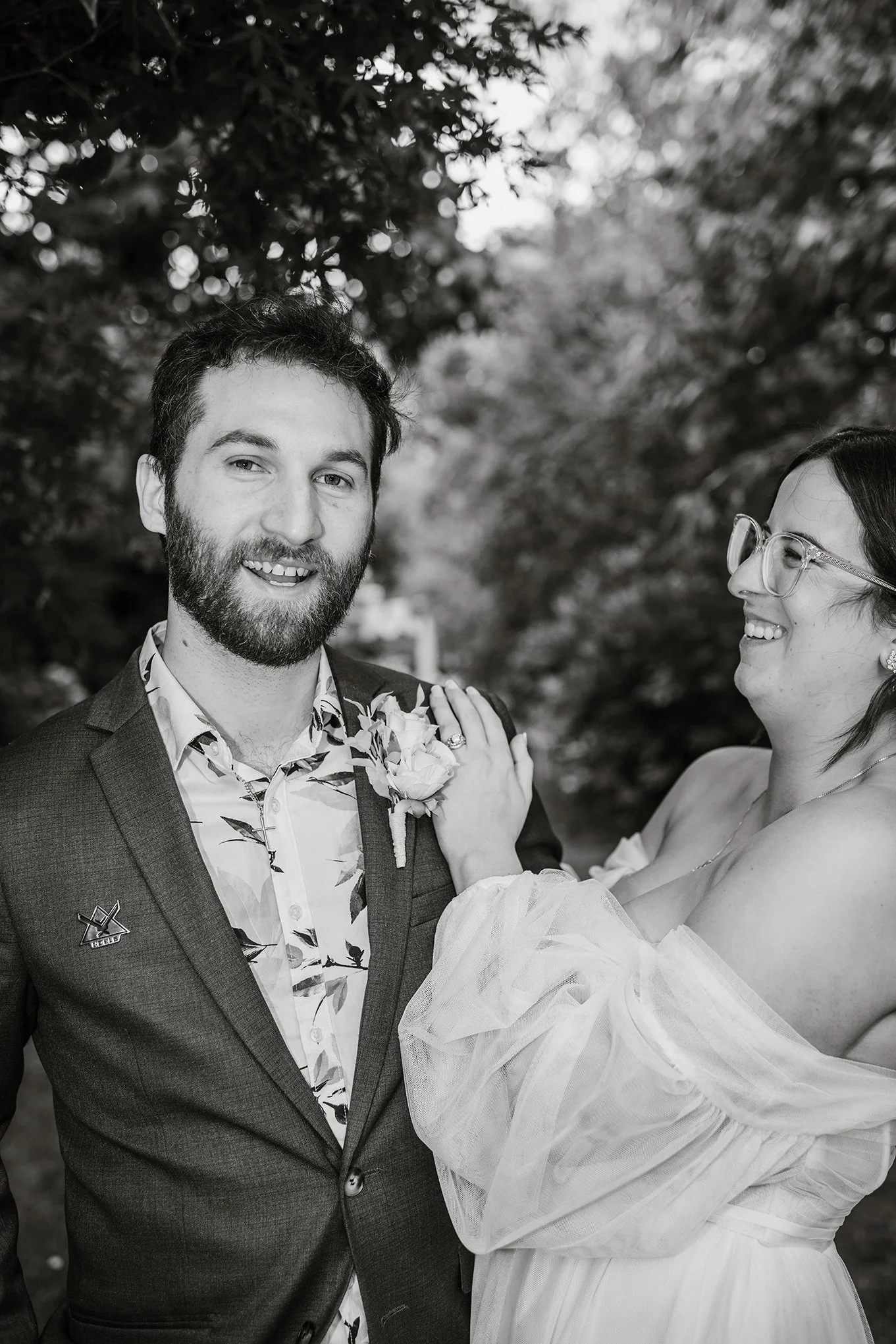 candid-bride-groom-talks-black-white-bendigo.jpg