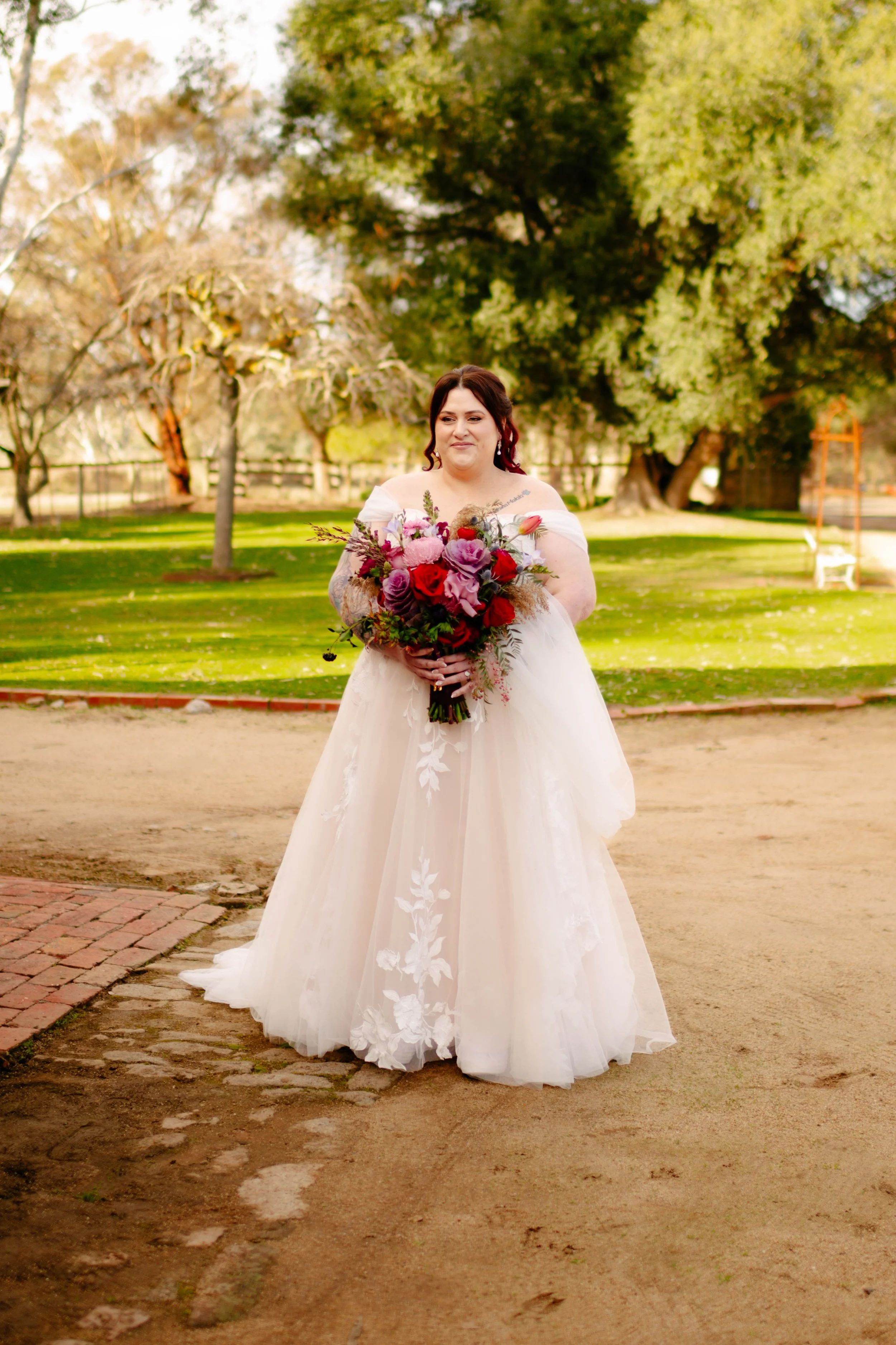 ravenswood-homestead-wedding-first-look-03.jpg