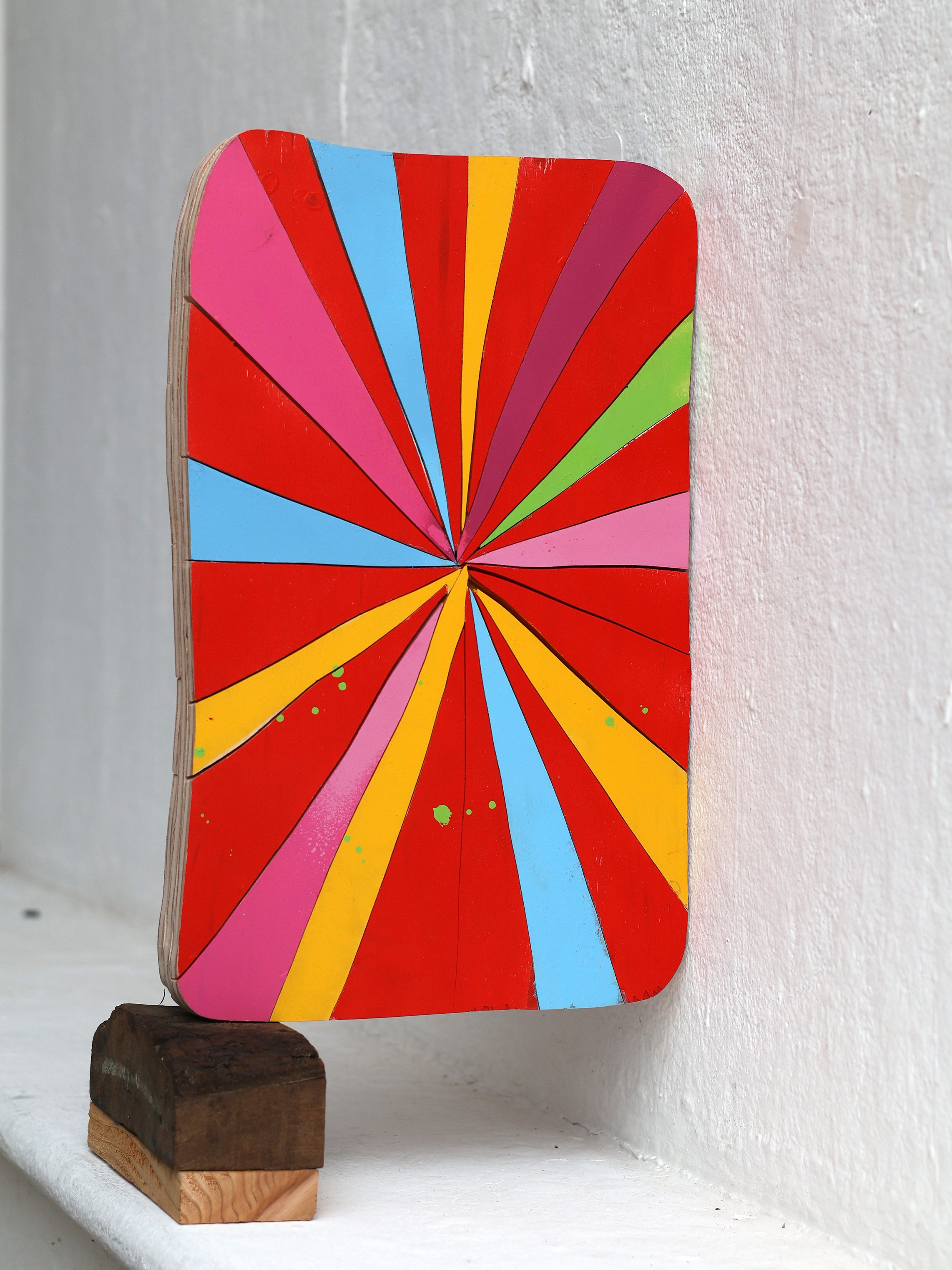 linger
Acrylic, Wood, Glue
15 in x 8 in x 1.75 in
2025