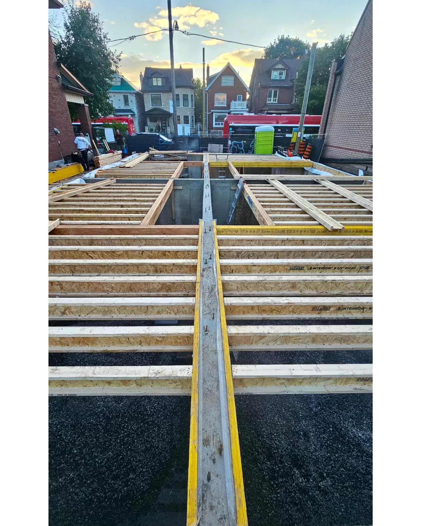 New fourplex downtown in initial stages of framing 🔨🏠 
#framing #autumn #construction #toronto #ontario #framingcontractor #carpentry #fourplex #canastruct #constructionlife #customhomes #framer #builder #canada #framingcontractors #multiplex