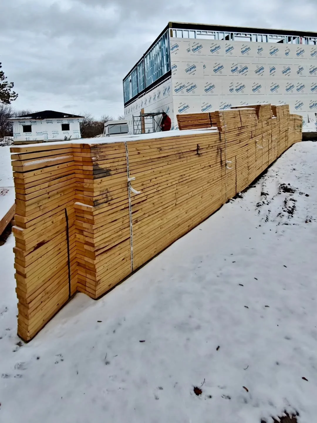 Truss package today will be a roof in a few days ... stay tuned! ❄️ 🏠 #customhomes #framing

#customhomebuilder #canastruct #toronto