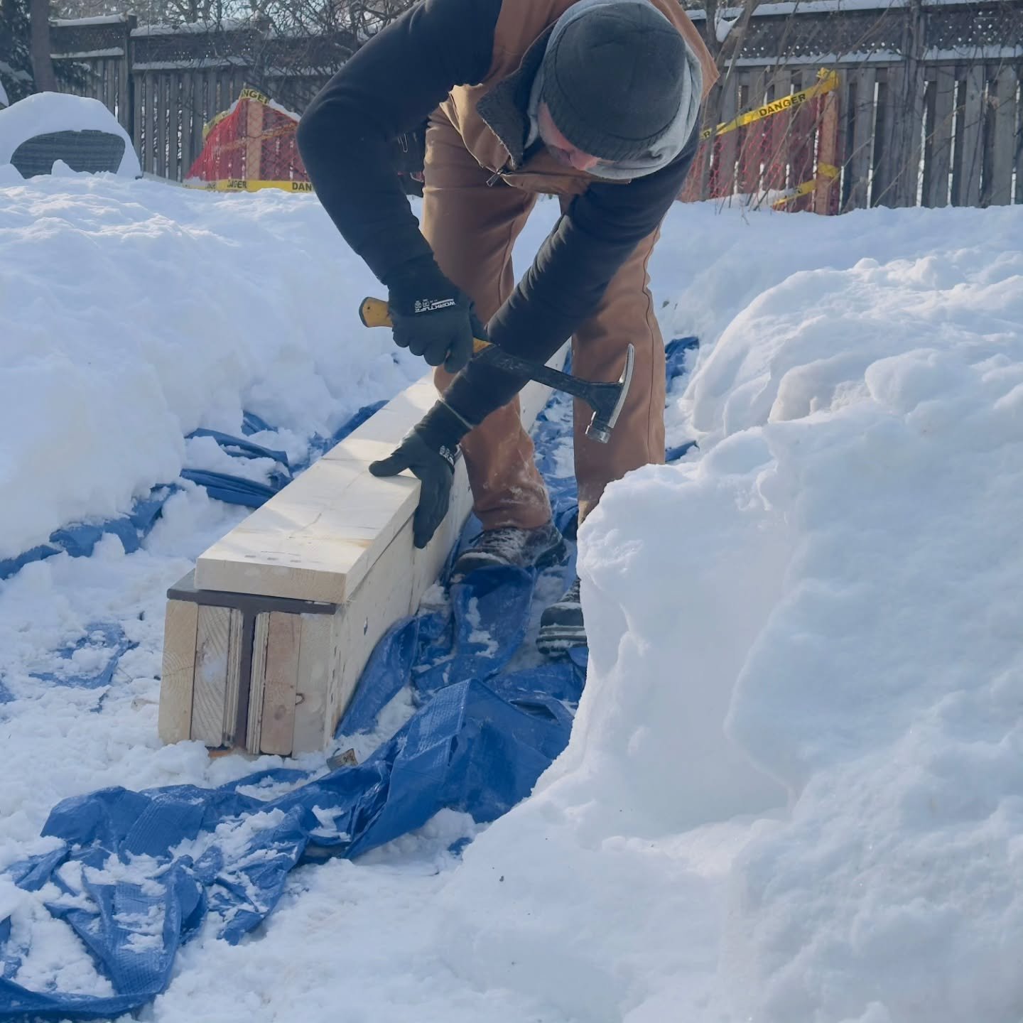 house framing in the snow 🌨️🌨️ 

#toronto #winter #framing #customhomes #canastruct