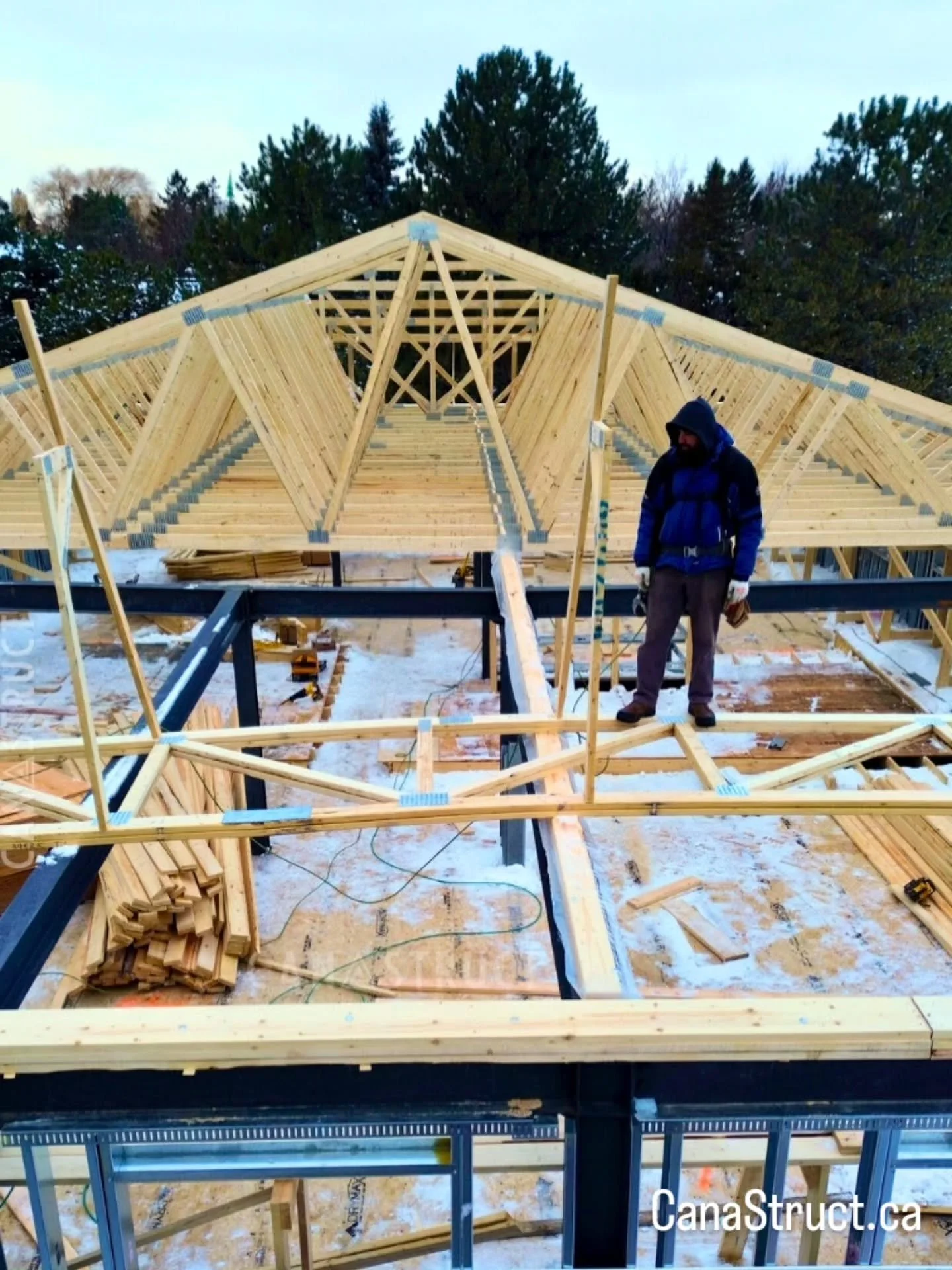 Can you count the trusses? 1,2,3&hellip; let's go! 🏗️

#framing #trusses #canastruct #construction #toronto