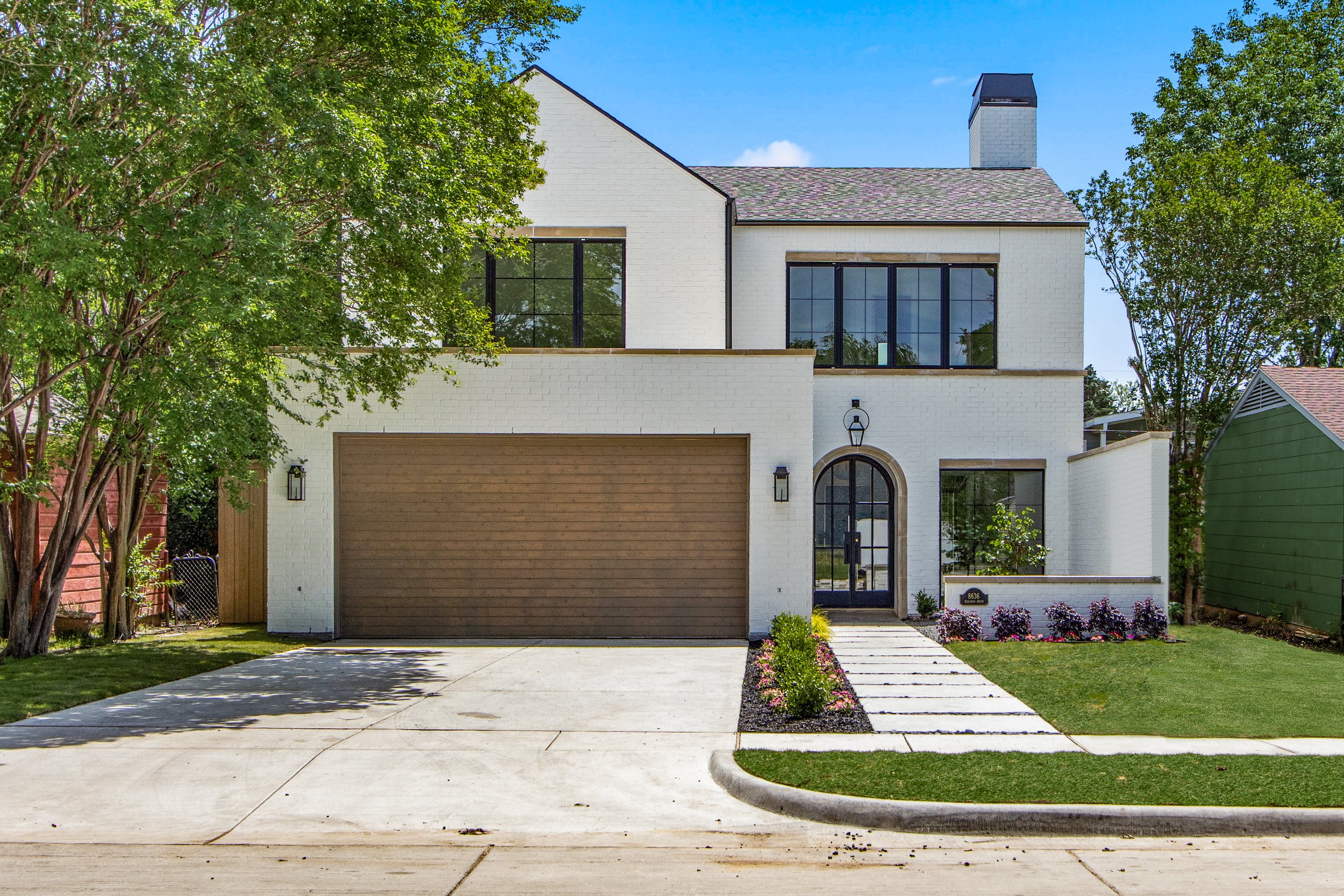 8636 Redondo
