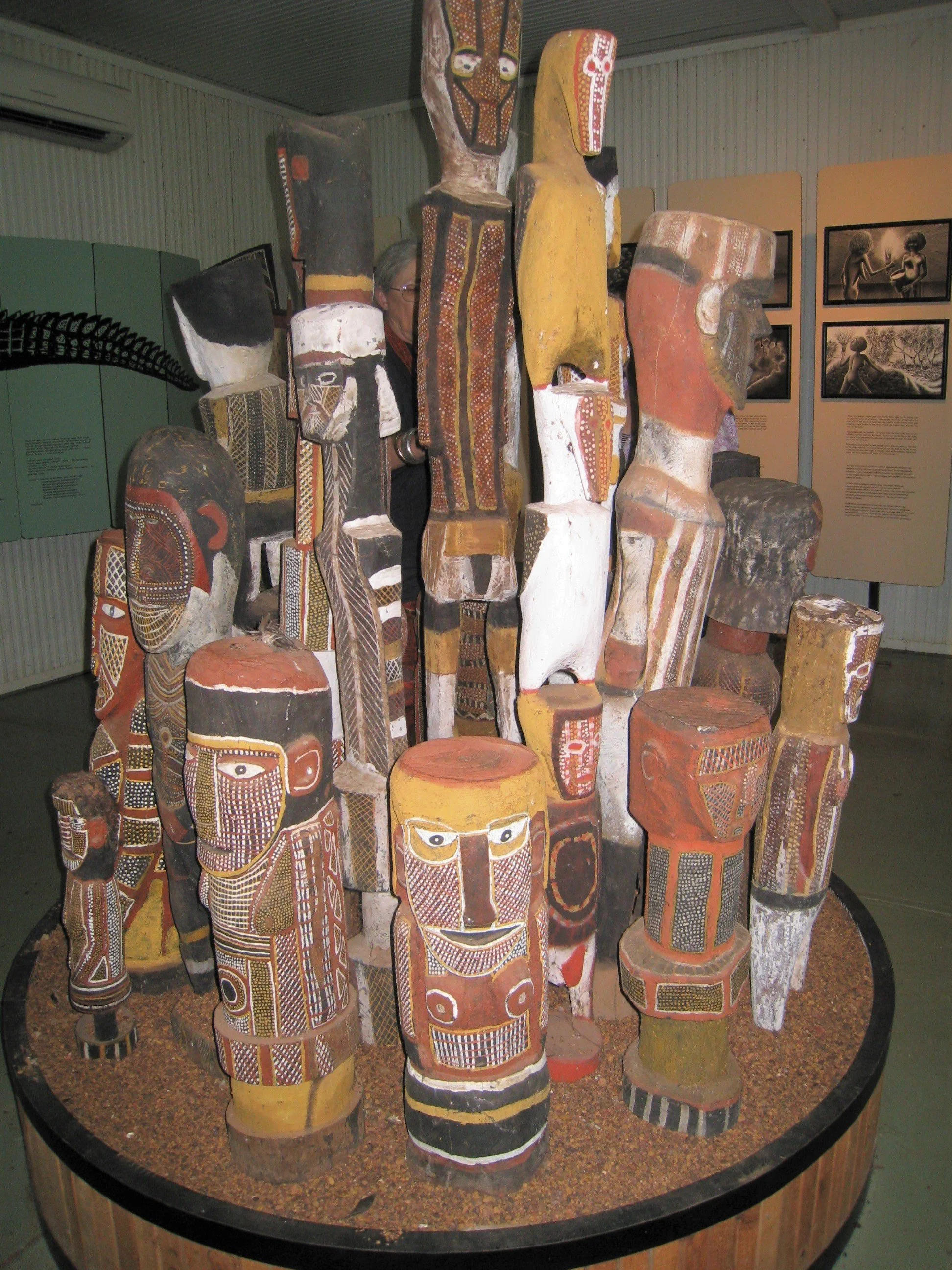 Art Atrium-News-2014-Tiwi-38.jpg