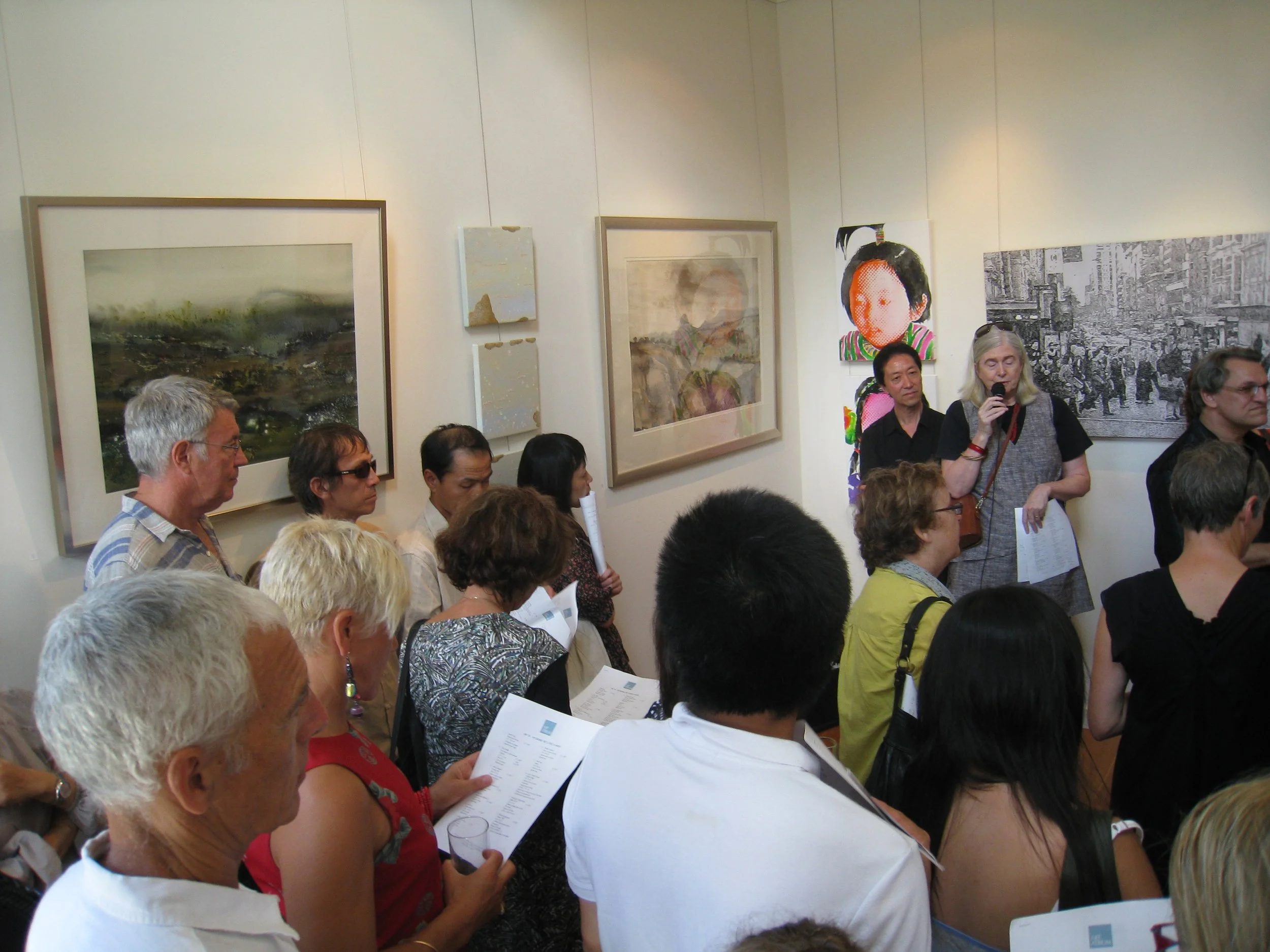 Art-Atrium-News-2010-2K-launched-by-Jennifer-Isaacs-AM-5.jpg