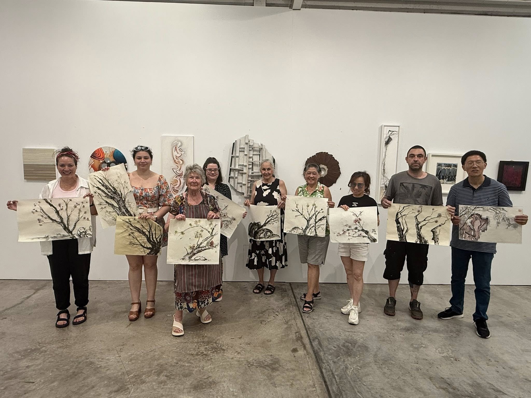 Fan Dongwang - Chinese Ink Brush Painting on Rice Paper Workshop at Art Atrium - How to Paint Plum Blossom 梅花