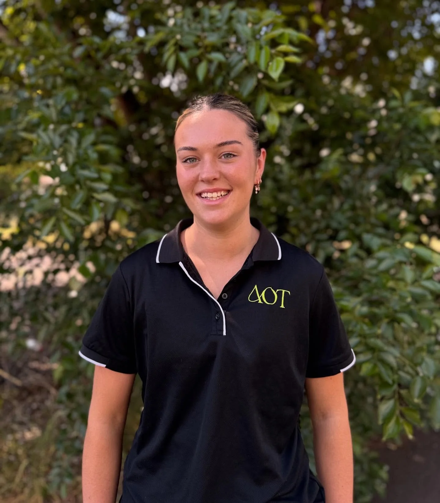 Welcome our newest team member.!! 🌼👋

You will find Emma brightening our clinic at the reception desk! Her bubbly, warm demeanour is both calming and inviting! 🌟 

Welcome to the team Miss E! 🤩

#admin #alignedot #team
