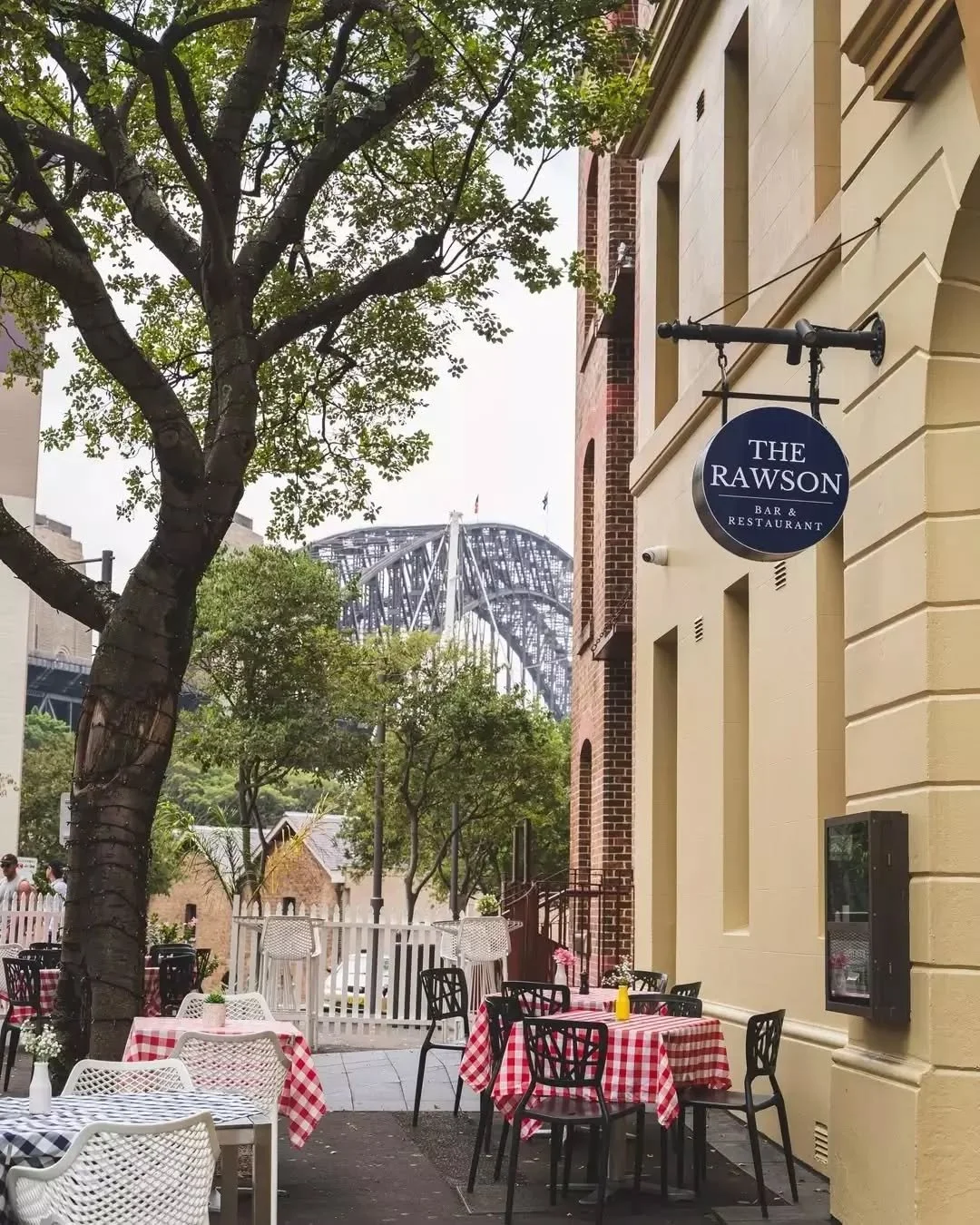 As the weather warms up in Sydney, there's no better time to enjoy al fresco dining at The Rawson. Plus, why not make the most of your lunch break with our $29 Lunch deal?&nbsp;

#therawson #therocks #lunchspecial