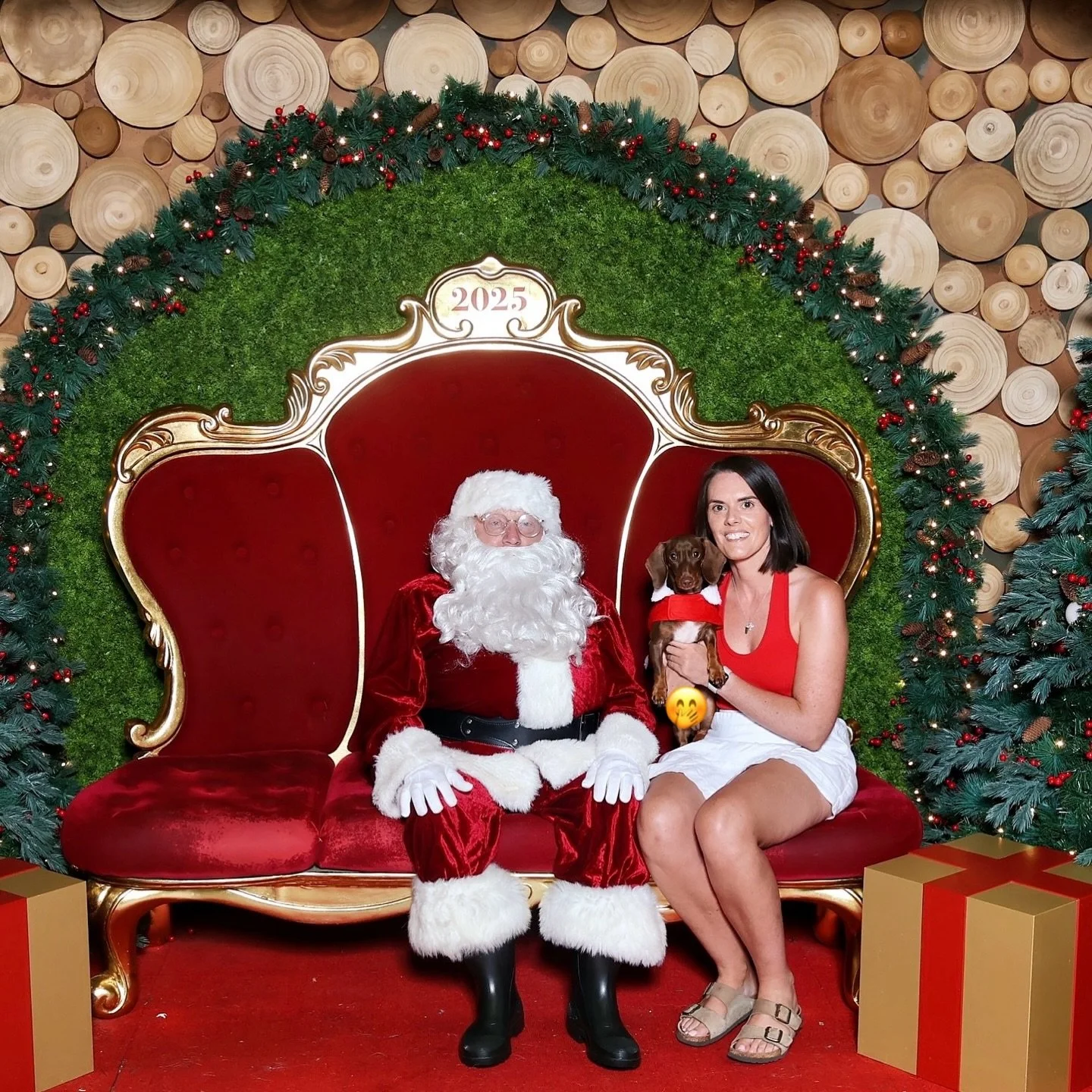 A little Christmas love from Nala and I 🤍

Wishing you a Christmas filled with presence, softness, and whatever this season needs to be for you. Whether it feels joyful, quiet, tender, messy&hellip; all of it belongs.

Sending love to everyone movin