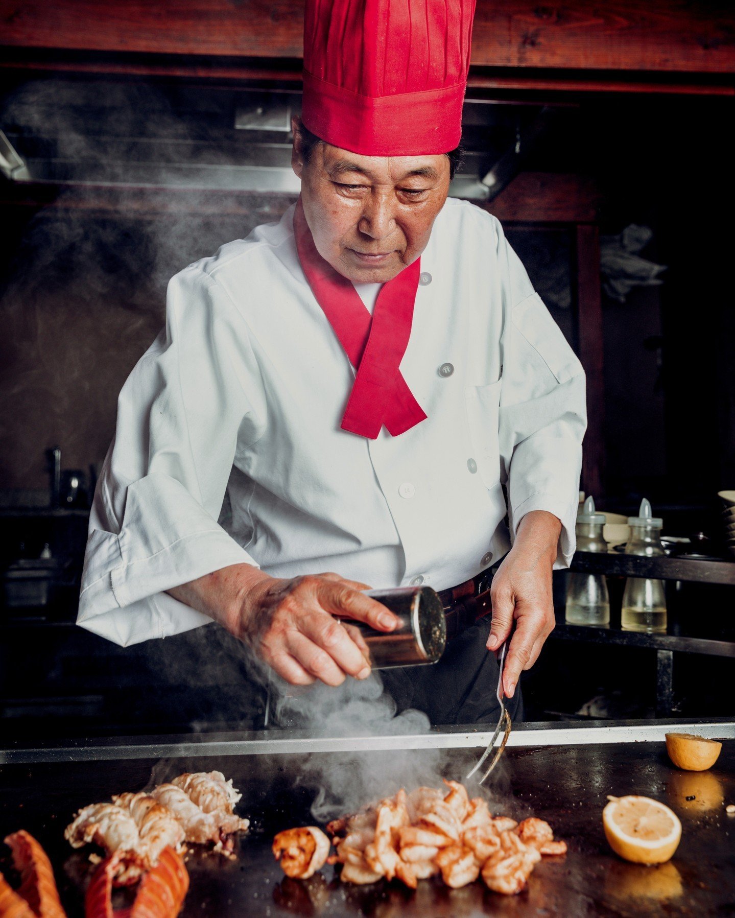Discover the magic of 'teppanyaki' at Hana Japan! In Japanese, 'teppan' means 'metal grill' and 'yaki' means 'to grill,' bringing the sizzle and spectacle of live cooking right to your table. 

Prepare to be dazzled as our skilled chefs turn every me